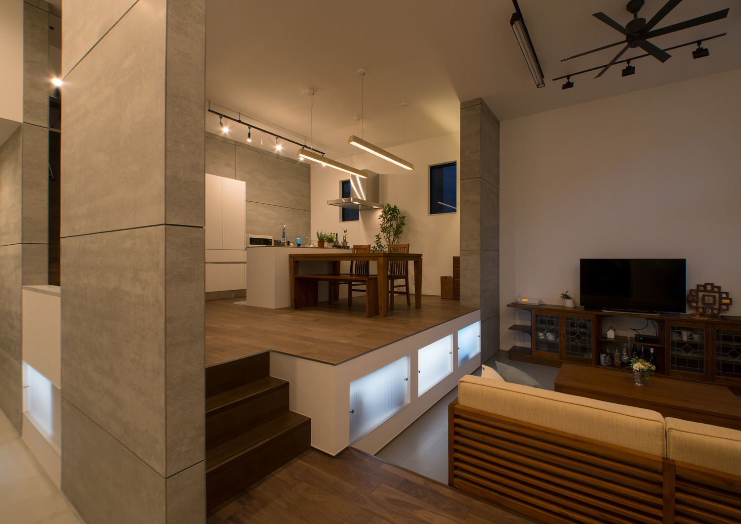 注文住宅・デザイン住宅建築実例_LDK 注文住宅・デザイン住宅建築実例_『CASE532 土間と壁柱のハウス』_LDK