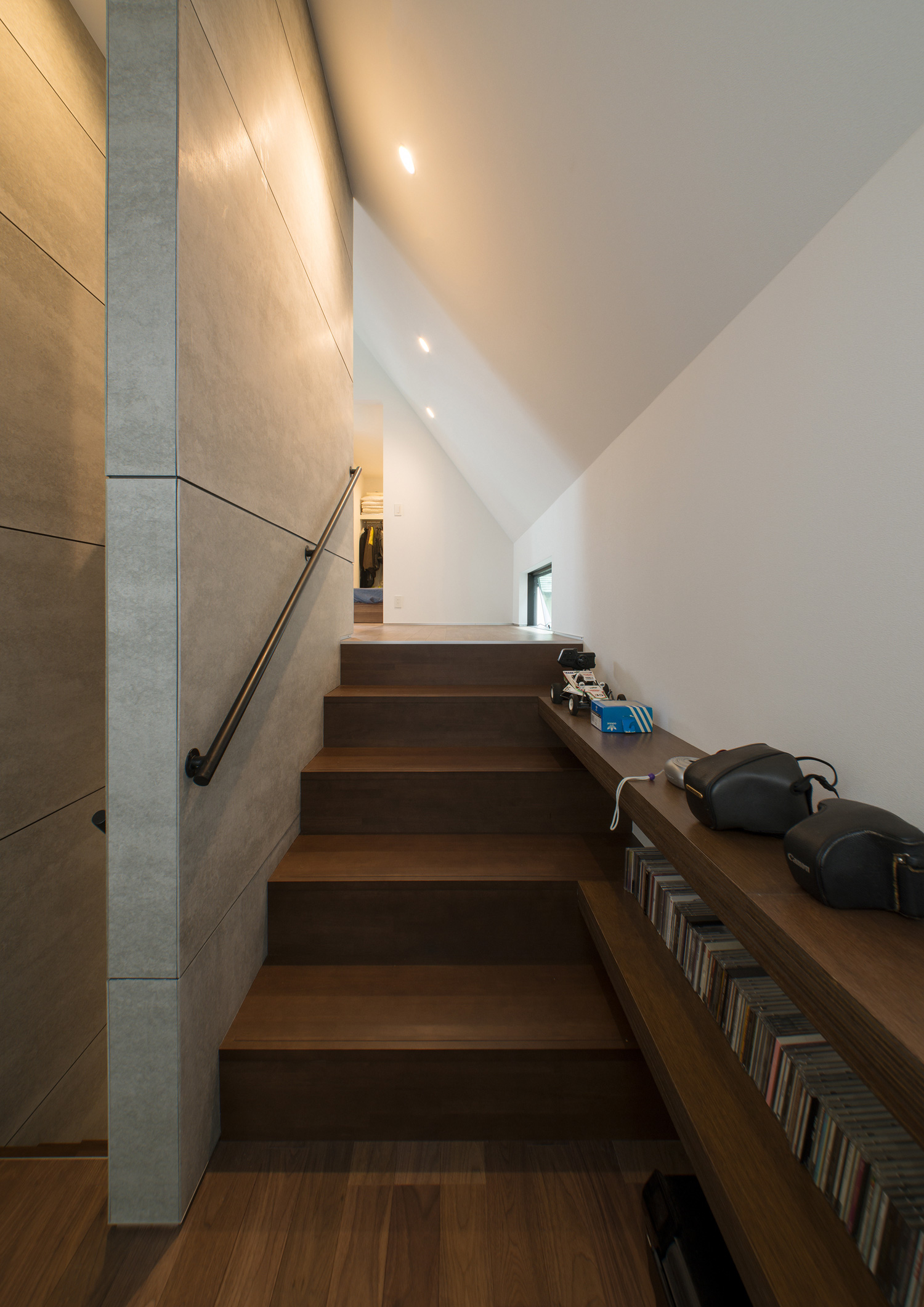 注文住宅・デザイン住宅建築実例_階段 注文住宅・デザイン住宅建築実例_『CASE532 土間と壁柱のハウス』_階段