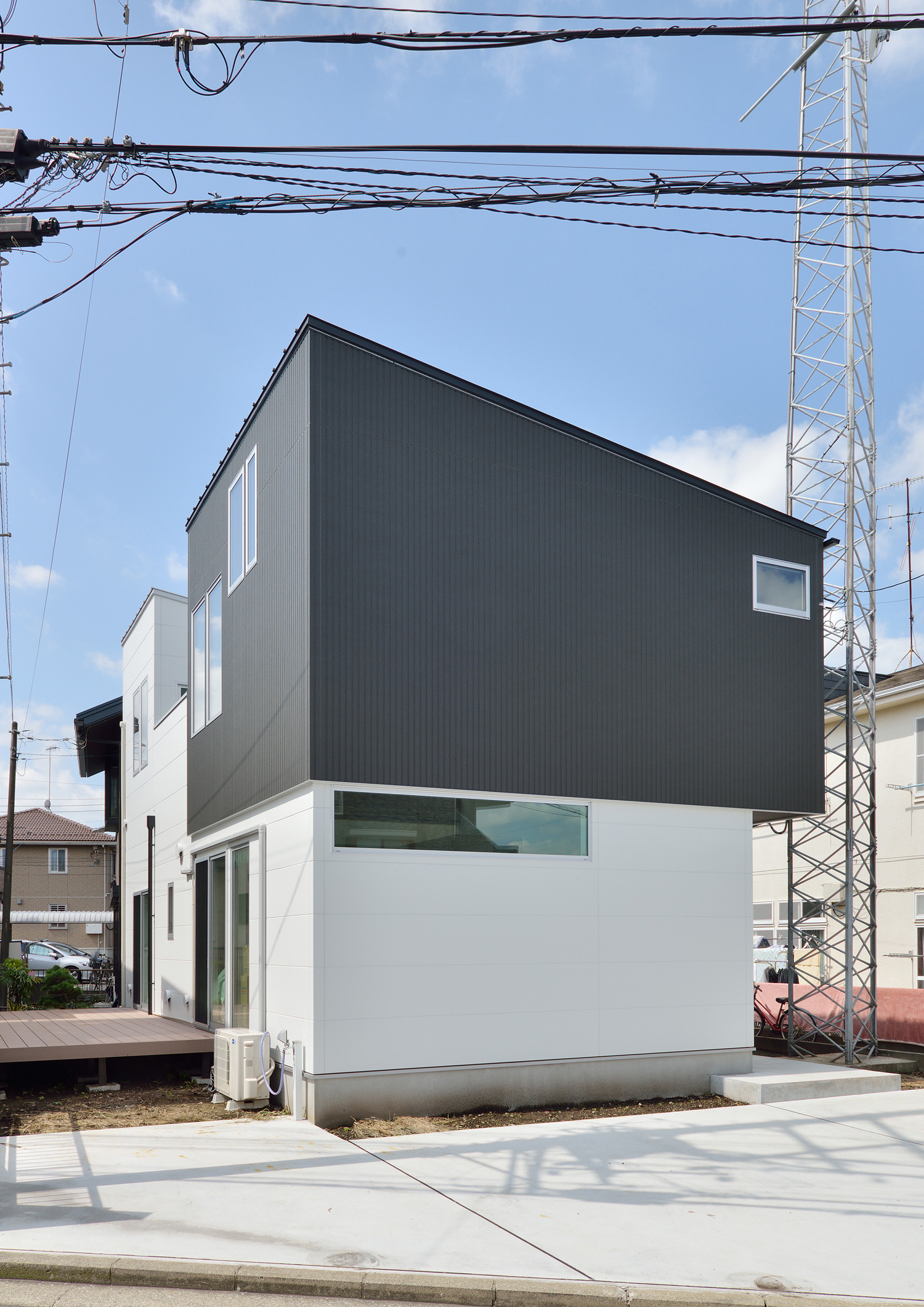 モノトーンのシンプルな外観・デザイン住宅 注文住宅・デザイン住宅建築実例_『CASE535 ドマ＋LDK』_外観