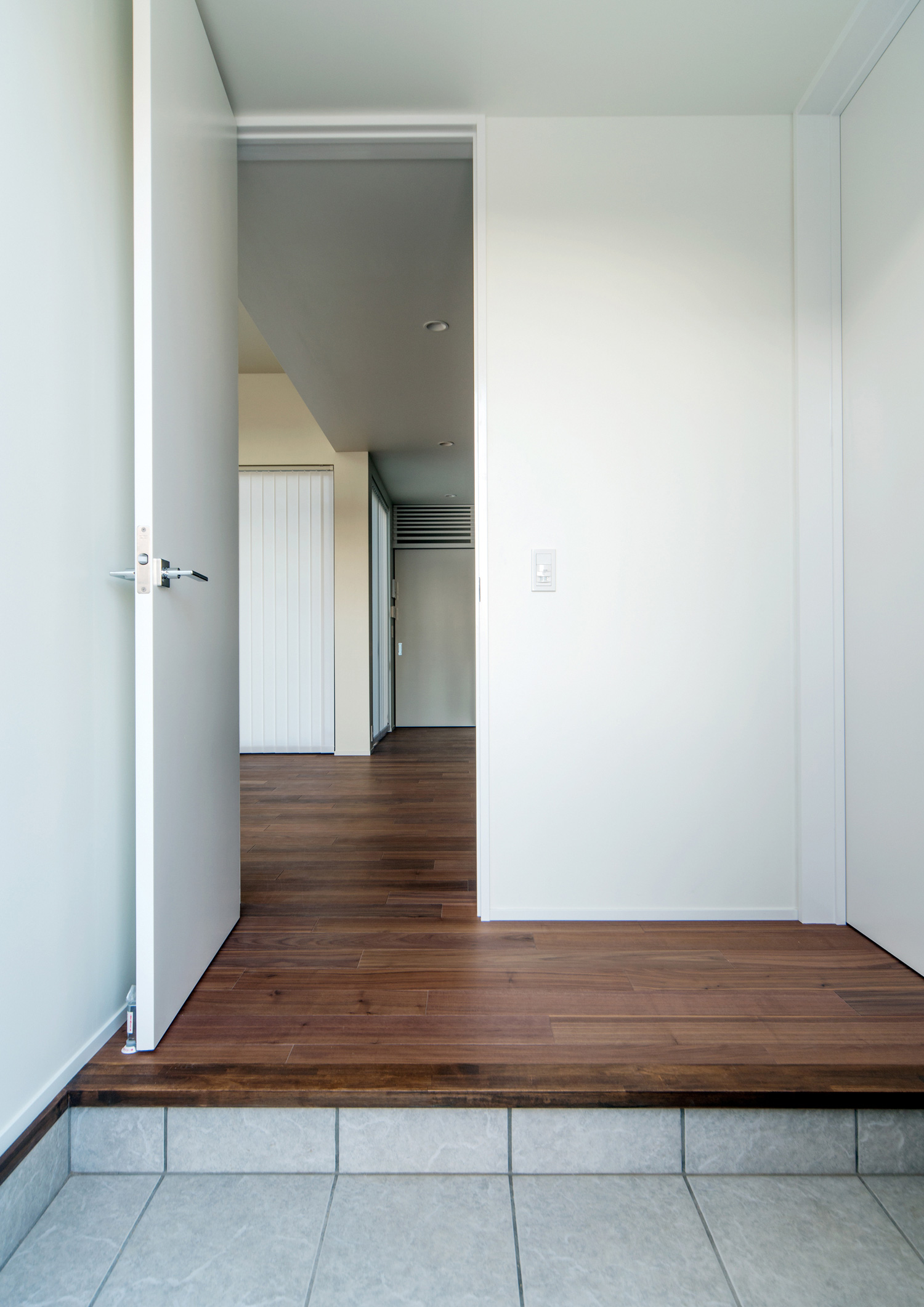 注文住宅・デザイン住宅建築実例_玄関 注文住宅・デザイン住宅建築実例_『CASE537 White Cube』_玄関