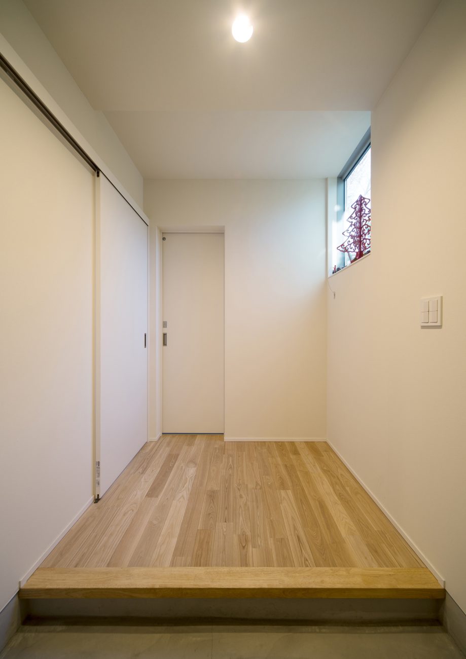 注文住宅・デザイン住宅建築実例_玄関 注文住宅・デザイン住宅建築実例_『CASE538 「　　　」（フチどる）』_玄関