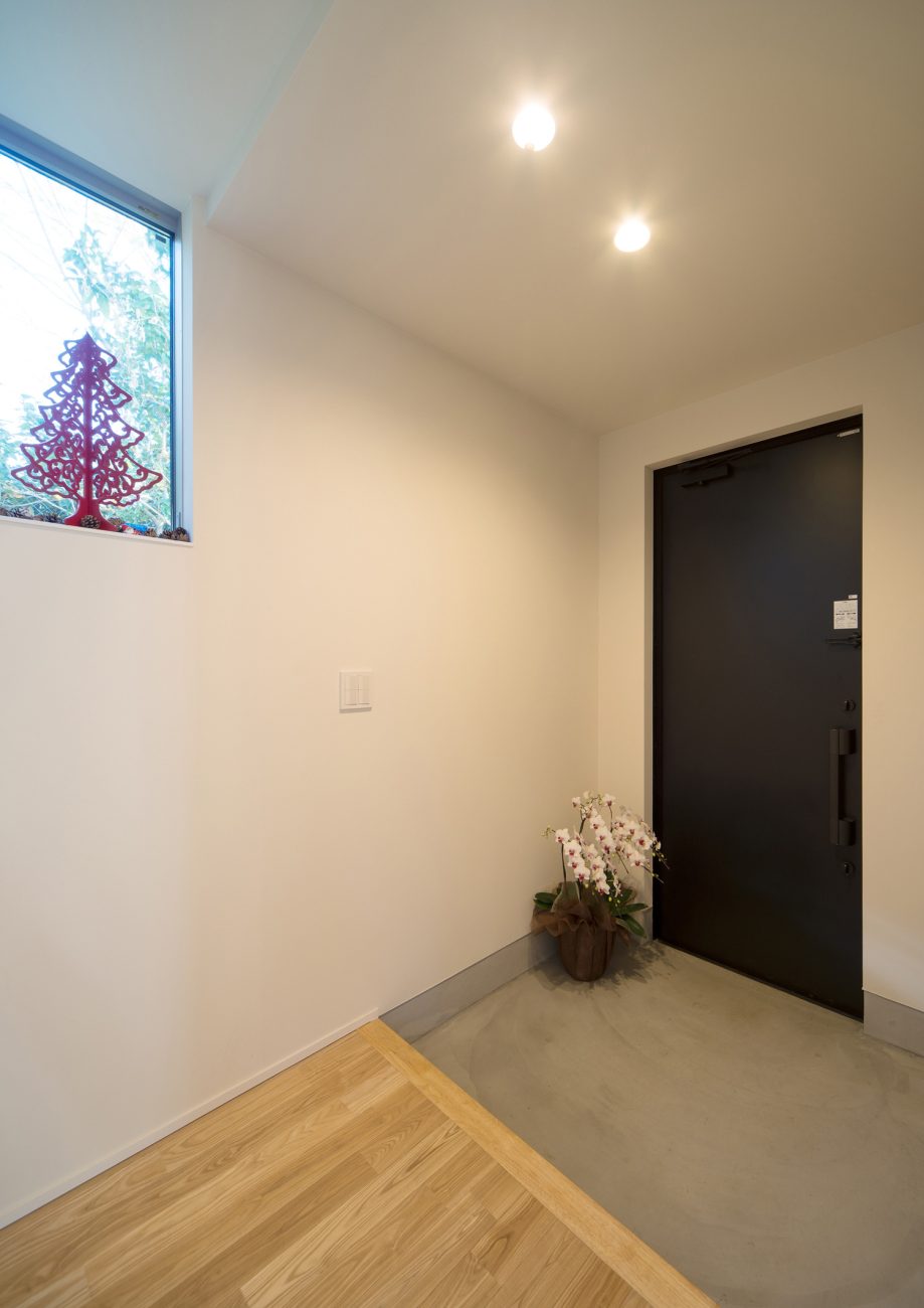 注文住宅・デザイン住宅建築実例_玄関 注文住宅・デザイン住宅建築実例_『CASE538 「　　　」（フチどる）』_玄関