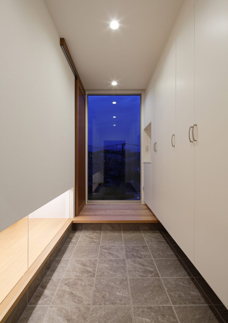 注文住宅・デザイン住宅建築実例_玄関 注文住宅・デザイン住宅建築実例_『CASE539 高台の家』_玄関