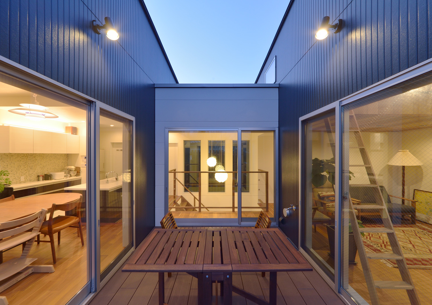 注文住宅・デザイン住宅建築実例_テラス・バルコニー 注文住宅・デザイン住宅建築実例_『CASE544 WINK-HOUSE』_テラス・バルコニー