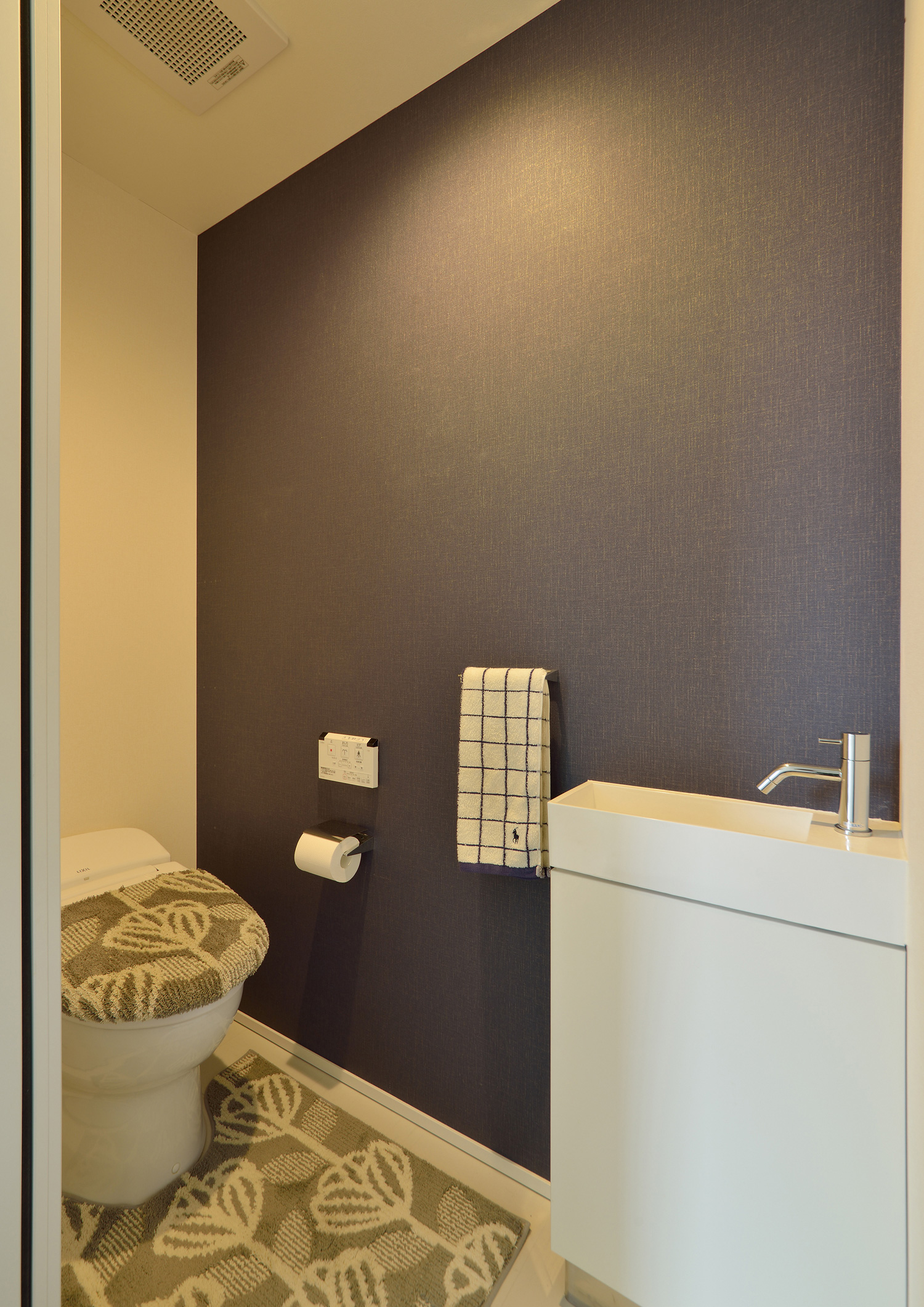 注文住宅・デザイン住宅建築実例_トイレ 注文住宅・デザイン住宅建築実例_『CASE544 WINK-HOUSE』_トイレ