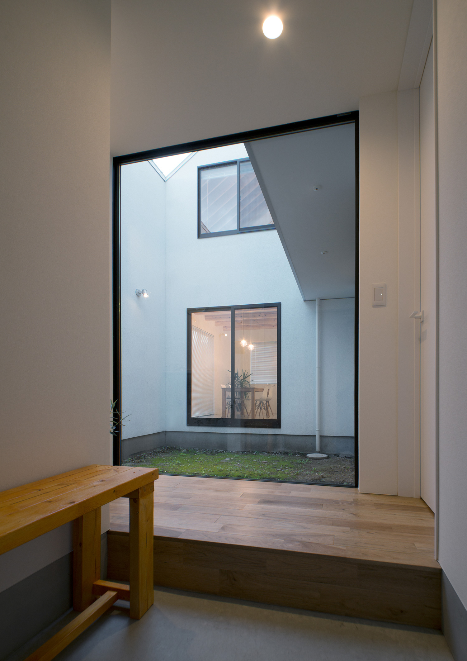 注文住宅・デザイン住宅建築実例_玄関 注文住宅・デザイン住宅建築実例_『CASE545 浮かぶイエガタ』_玄関