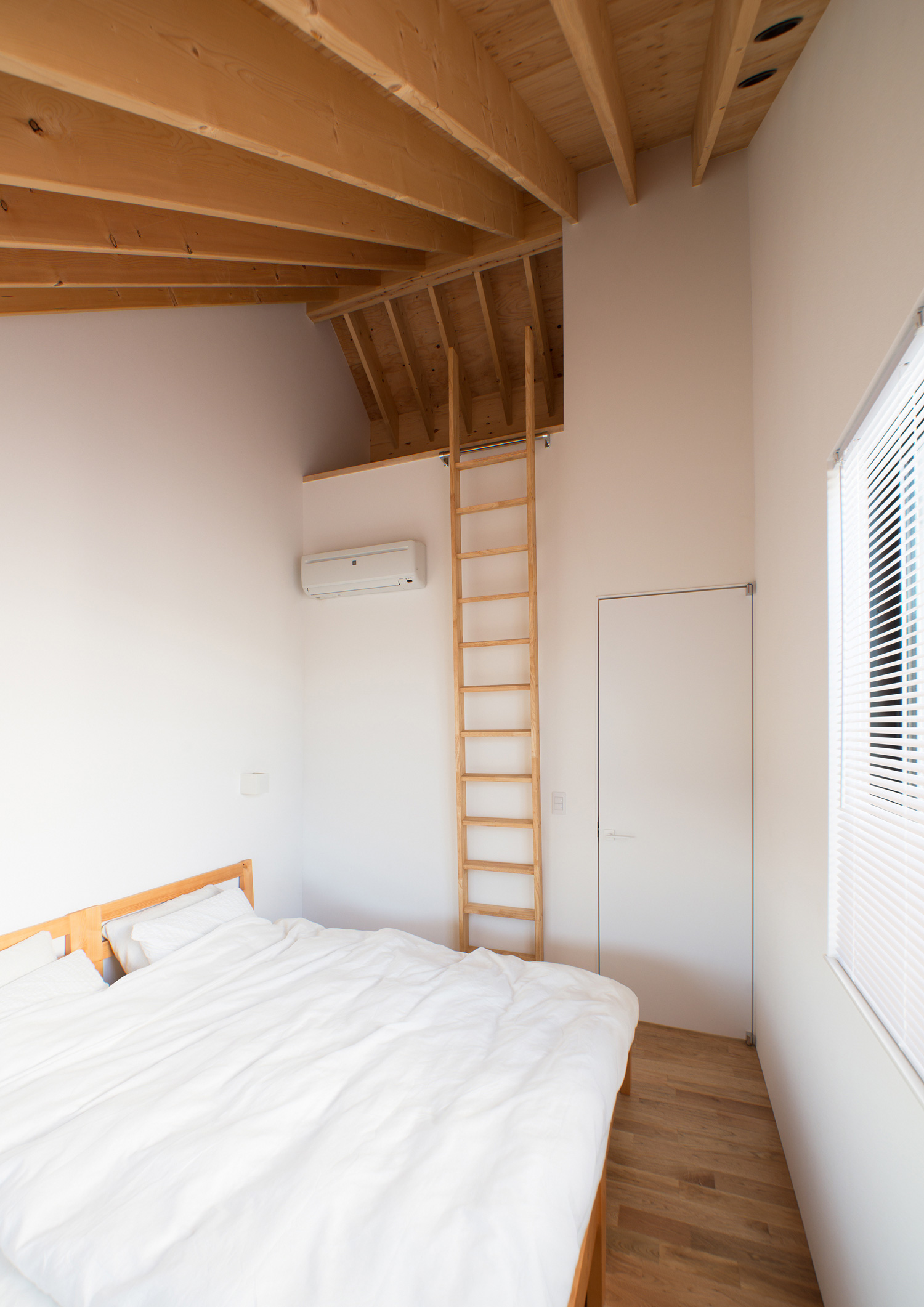 注文住宅・デザイン住宅建築実例_寝室 注文住宅・デザイン住宅建築実例_『CASE545 浮かぶイエガタ』_寝室