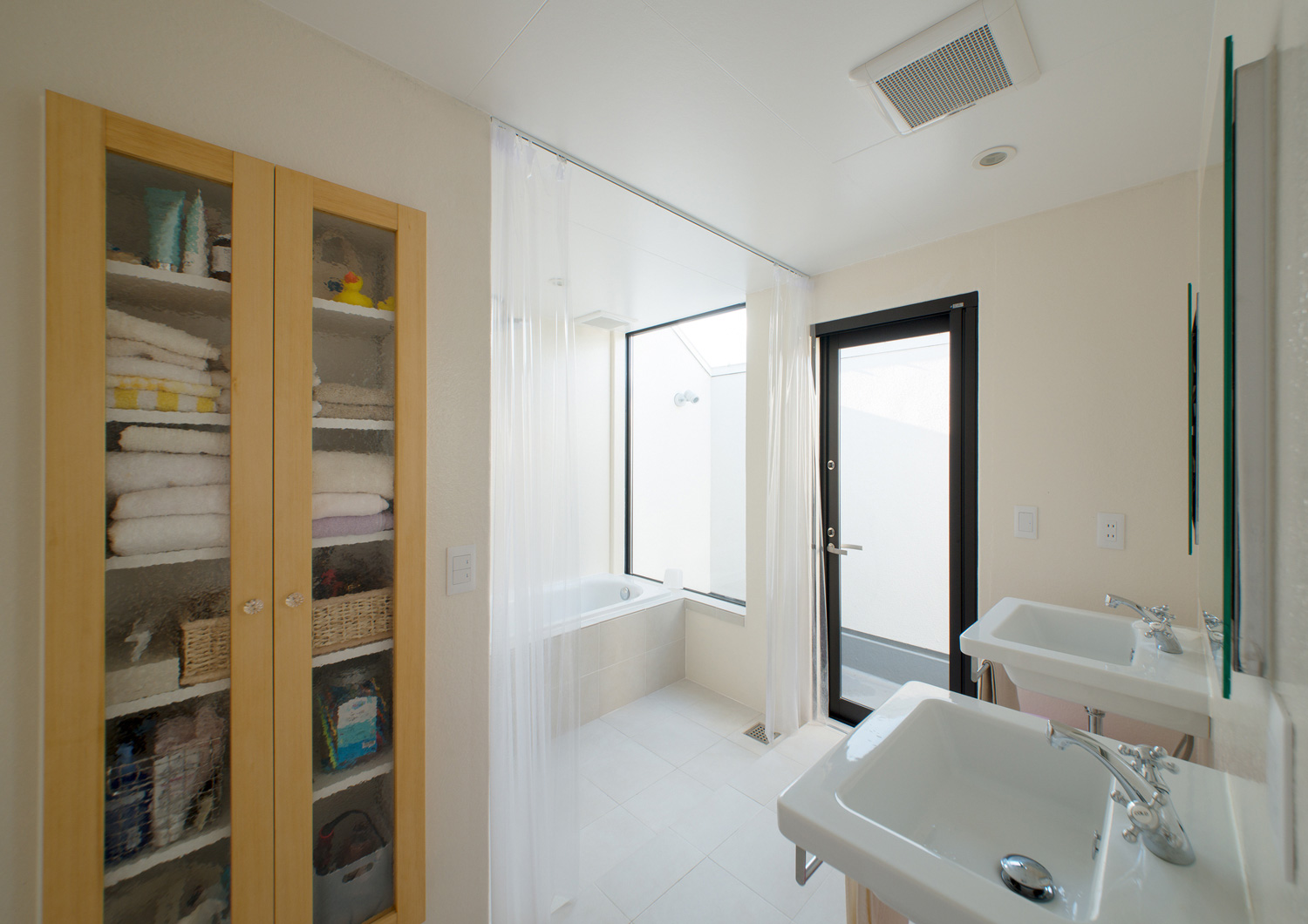 注文住宅・デザイン住宅建築実例_浴室・洗面所 注文住宅・デザイン住宅建築実例_『CASE545 浮かぶイエガタ』_浴室・洗面所