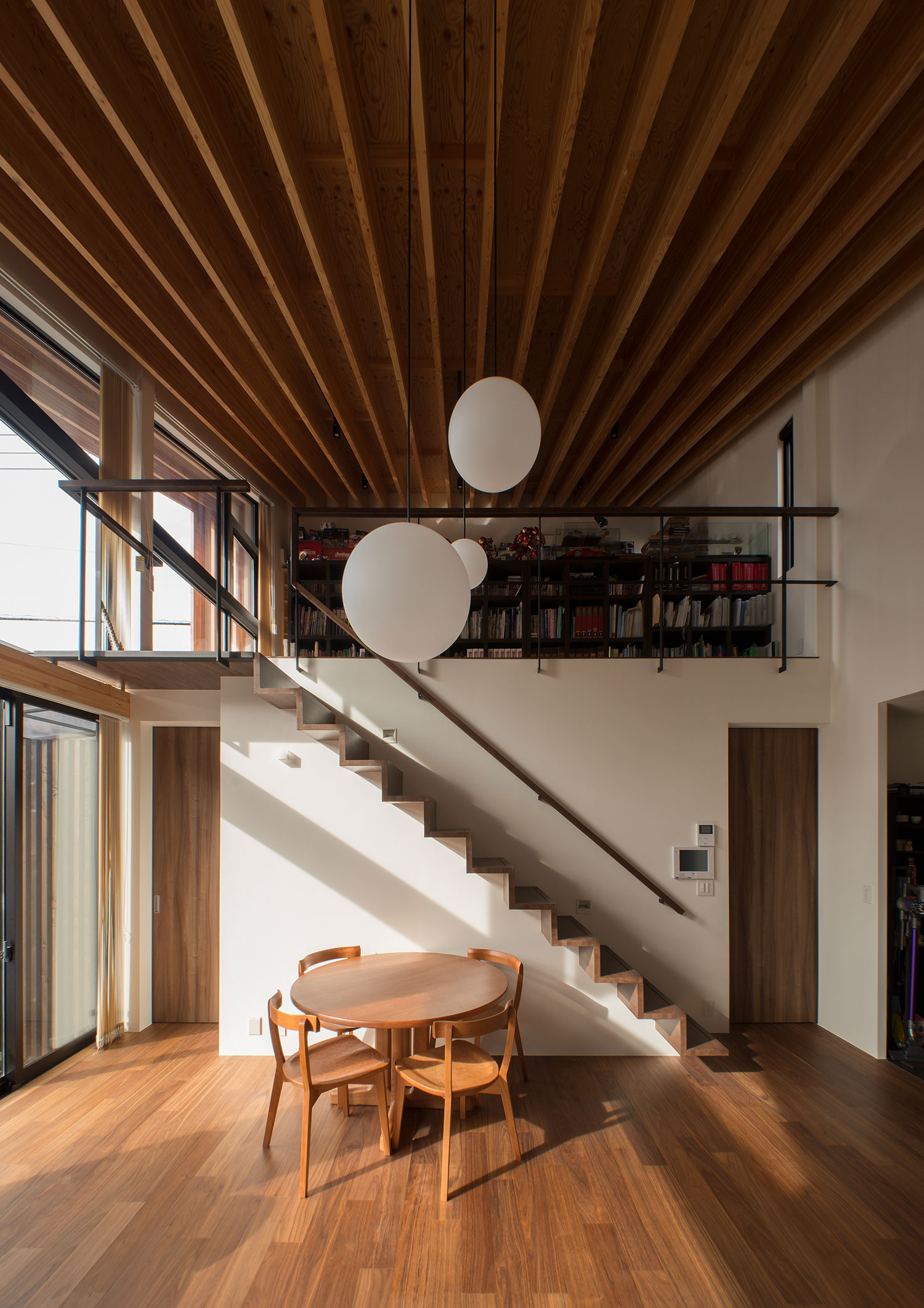 注文住宅・デザイン住宅建築実例_LDK 注文住宅・デザイン住宅建築実例_『CASE480 大屋根の垂木の家』_LDK