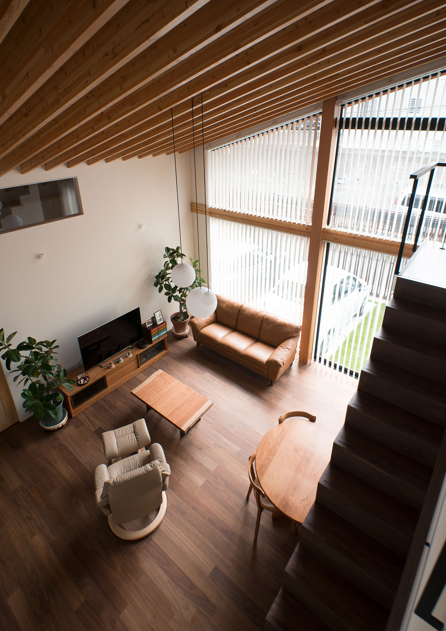 注文住宅・デザイン住宅建築実例_LDK 注文住宅・デザイン住宅建築実例_『CASE480 大屋根の垂木の家』_LDK