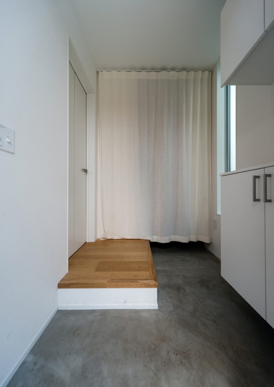 注文住宅・デザイン住宅建築実例_玄関 注文住宅・デザイン住宅建築実例_『CASE553 LEAF – HOUSE』_玄関