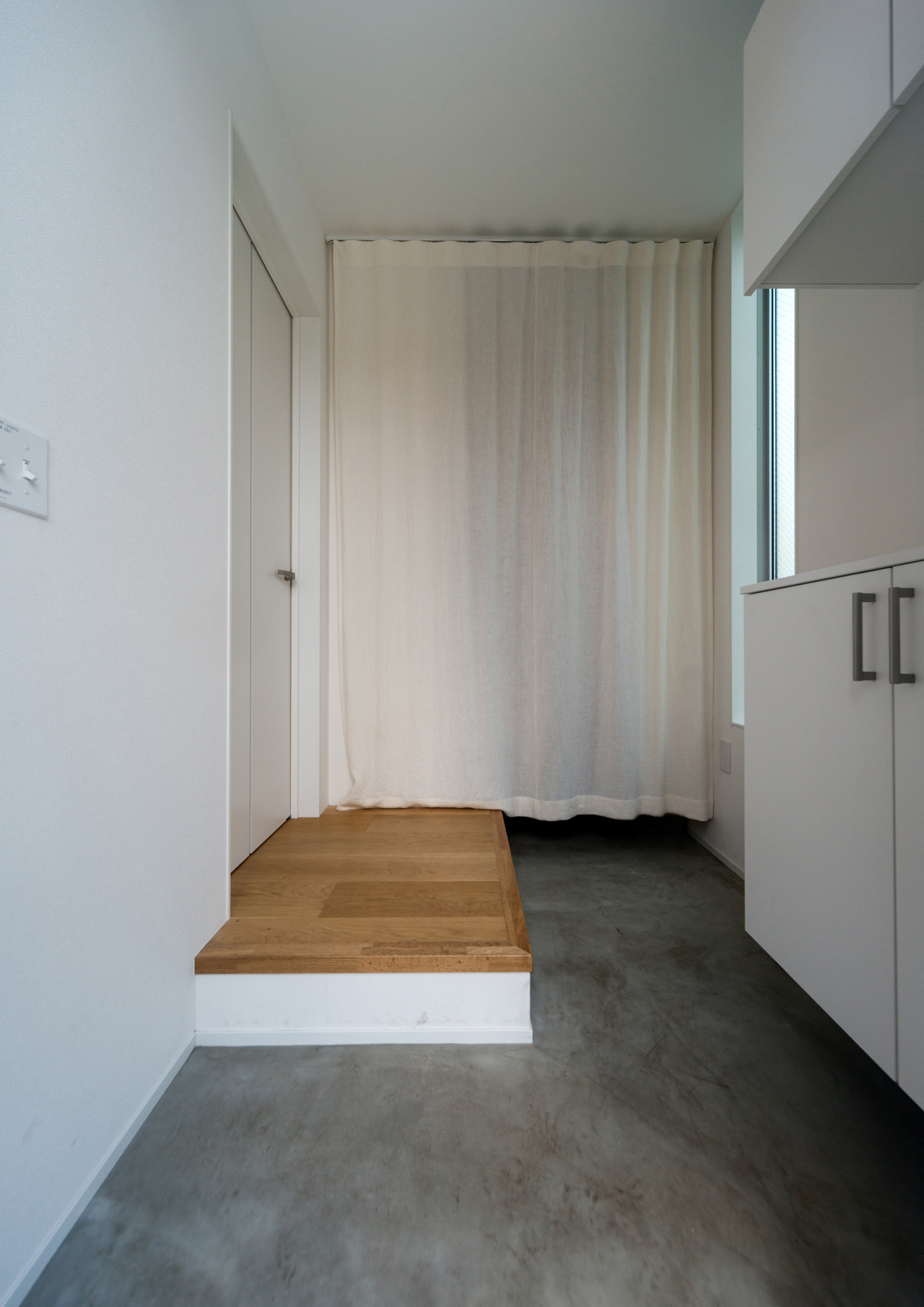 注文住宅・デザイン住宅建築実例_玄関 注文住宅・デザイン住宅建築実例_『CASE553 LEAF – HOUSE』_玄関