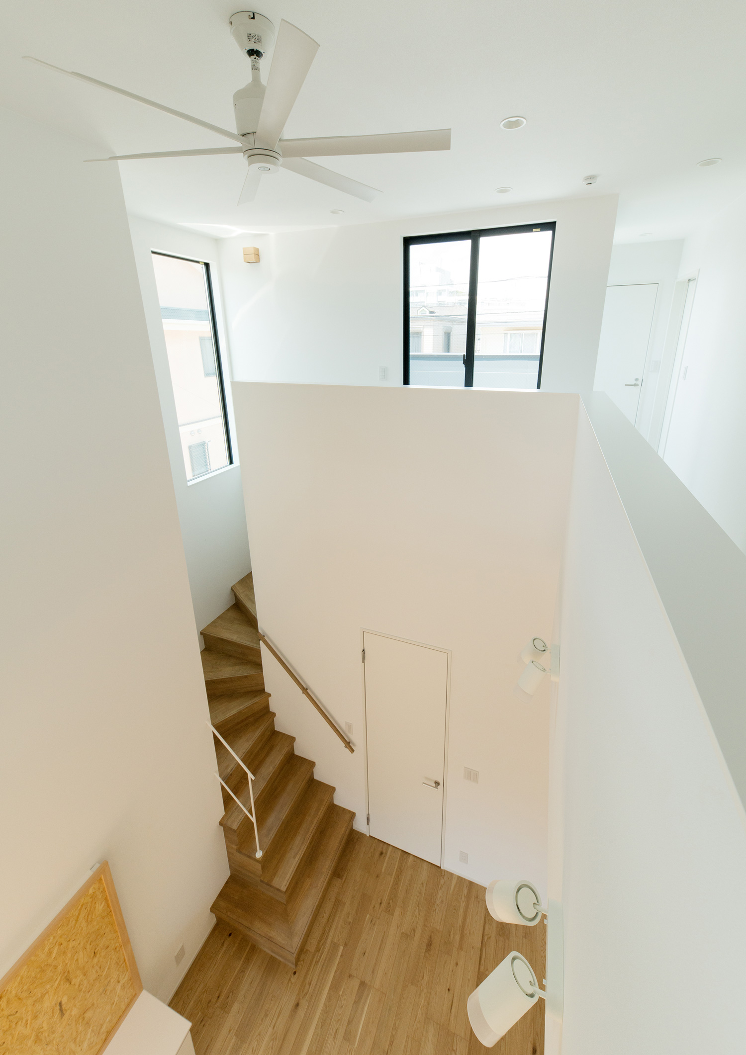 注文住宅・デザイン住宅建築実例_LDK 注文住宅・デザイン住宅建築実例_『CASE554 ブルーボックスハウス』_LDK