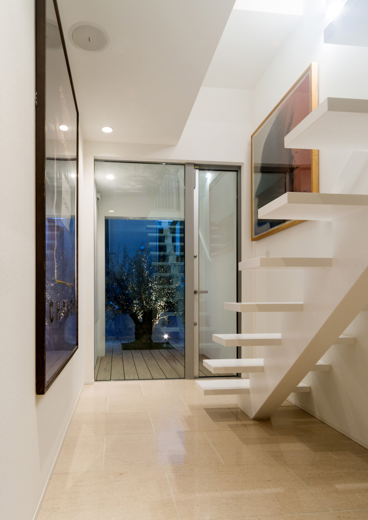 注文住宅・デザイン住宅建築実例_中庭 注文住宅・デザイン住宅建築実例_『CASE555 白のハウス』_中庭