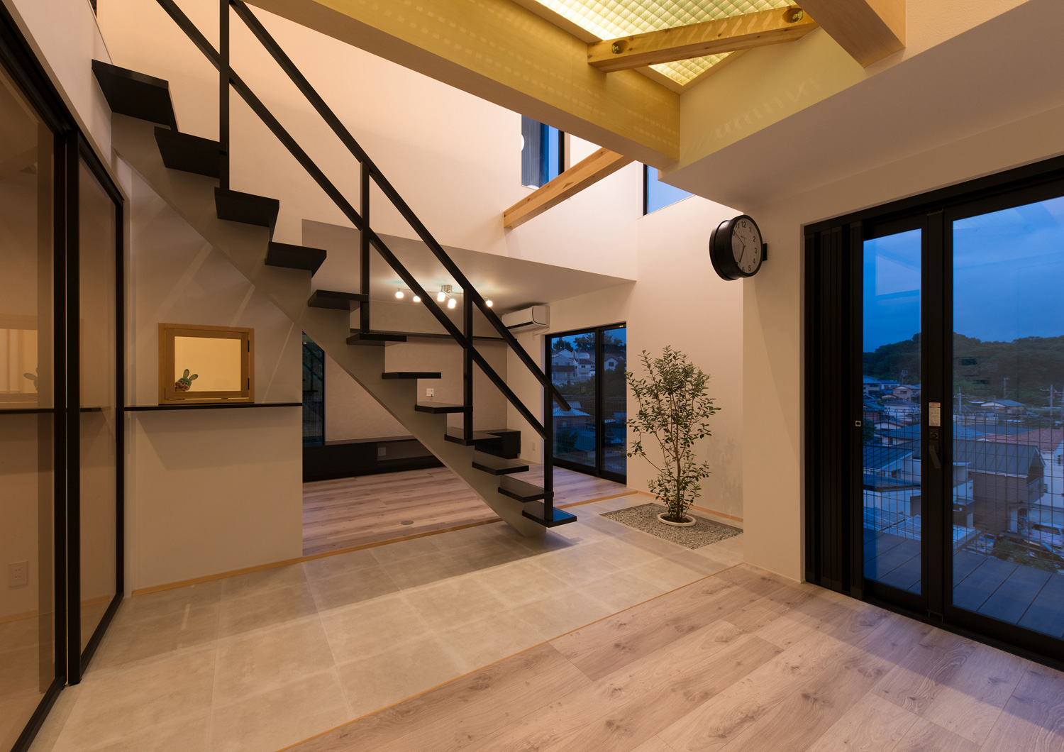 注文住宅・デザイン住宅建築実例_LDK 注文住宅・デザイン住宅建築実例_『CASE558 路地と桟（かけはし）の家』_LDK