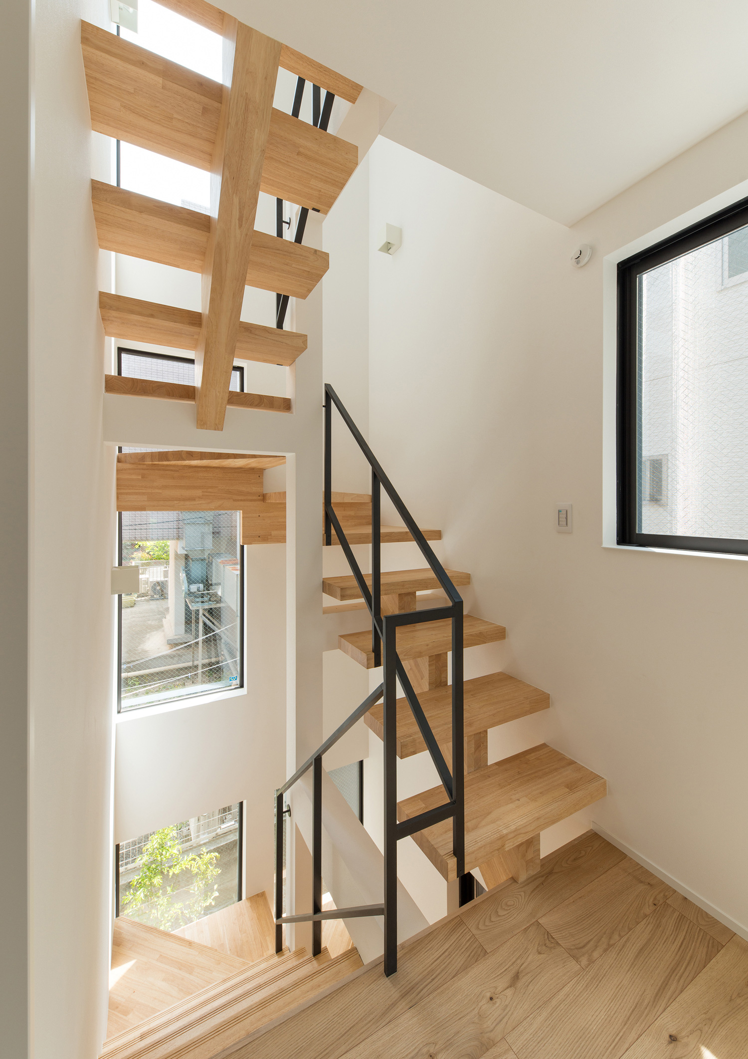 注文住宅・デザイン住宅建築実例_階段 注文住宅・デザイン住宅建築実例_『CASE559 Green Box House』_階段