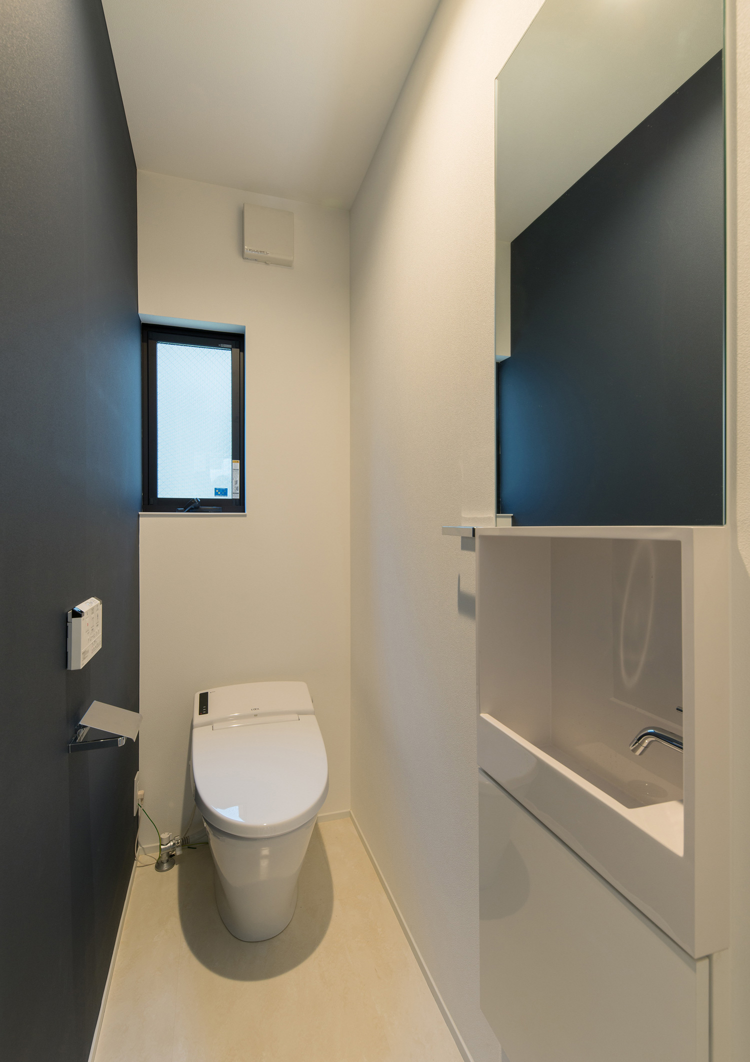 注文住宅・デザイン住宅建築実例_トイレ 注文住宅・デザイン住宅建築実例_『CASE559 Green Box House』_トイレ