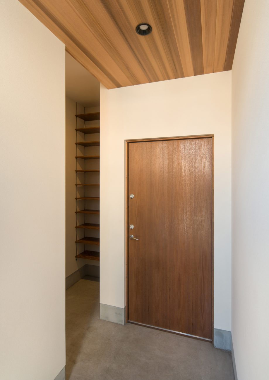 注文住宅・デザイン住宅建築実例_玄関 注文住宅・デザイン住宅建築実例_『CASE568 pacific house』_玄関