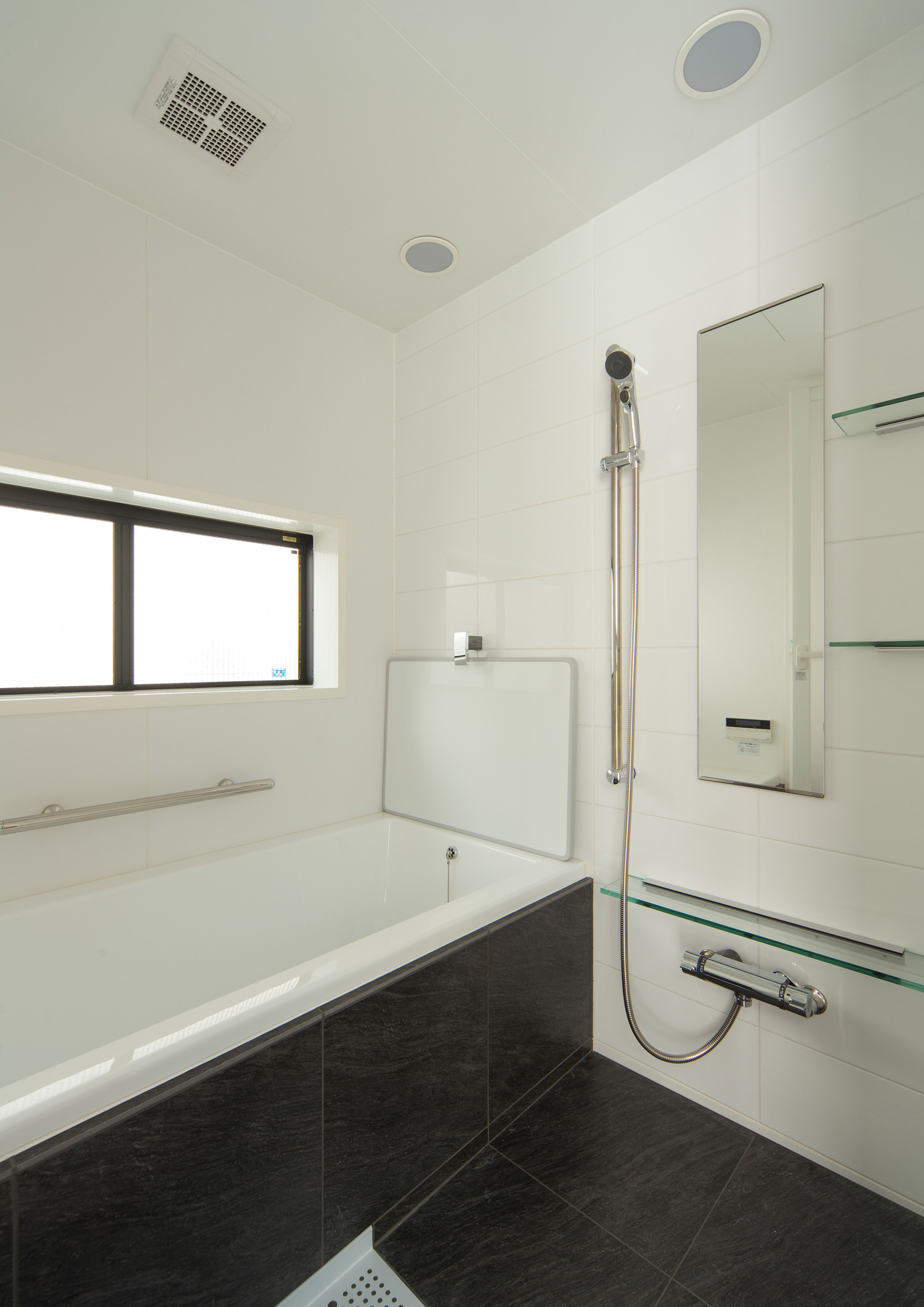 注文住宅・デザイン住宅建築実例_浴室・洗面所 注文住宅・デザイン住宅建築実例_『CASE568 pacific house』_浴室・洗面所