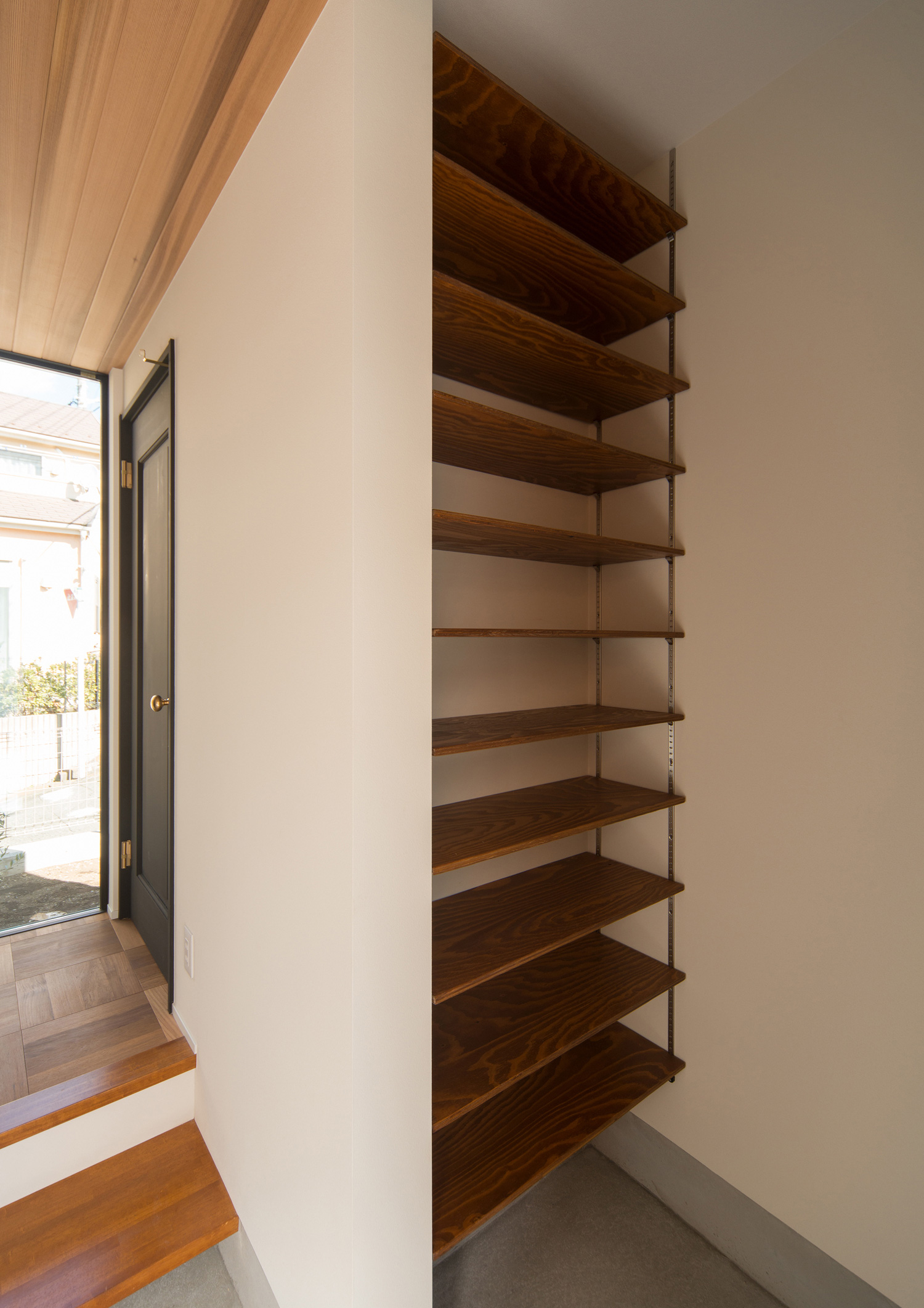 注文住宅・デザイン住宅建築実例_玄関 注文住宅・デザイン住宅建築実例_『CASE568 pacific house』_玄関