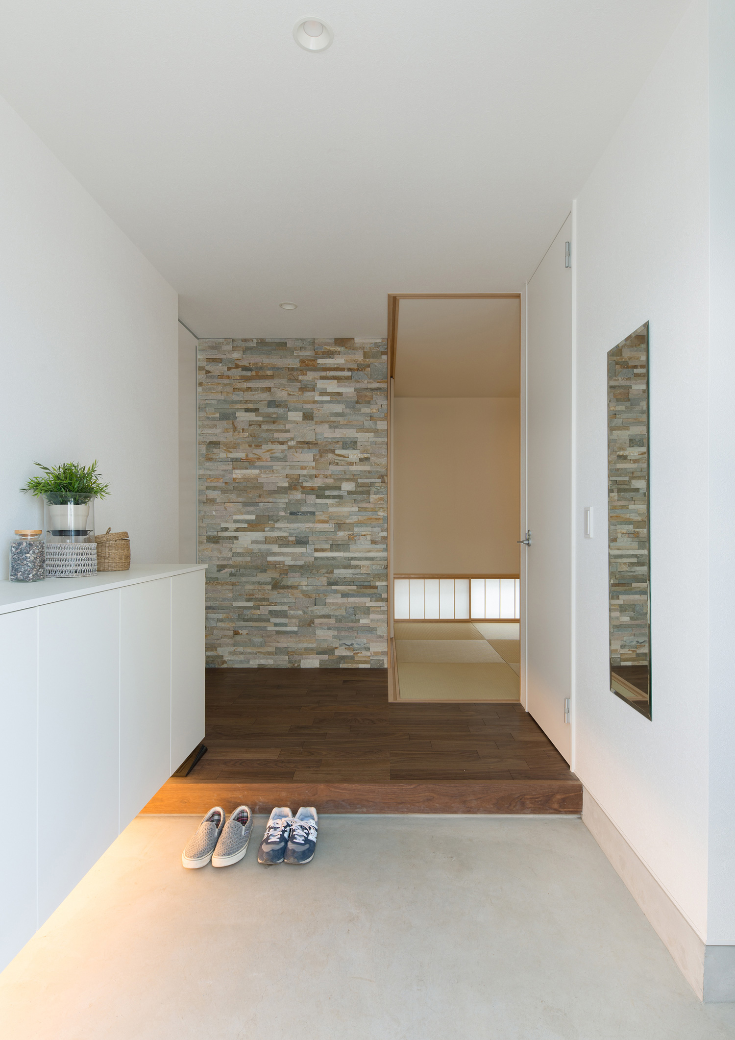 注文住宅・デザイン住宅建築実例_玄関 注文住宅・デザイン住宅建築実例_『CASE572 織地の家』_玄関