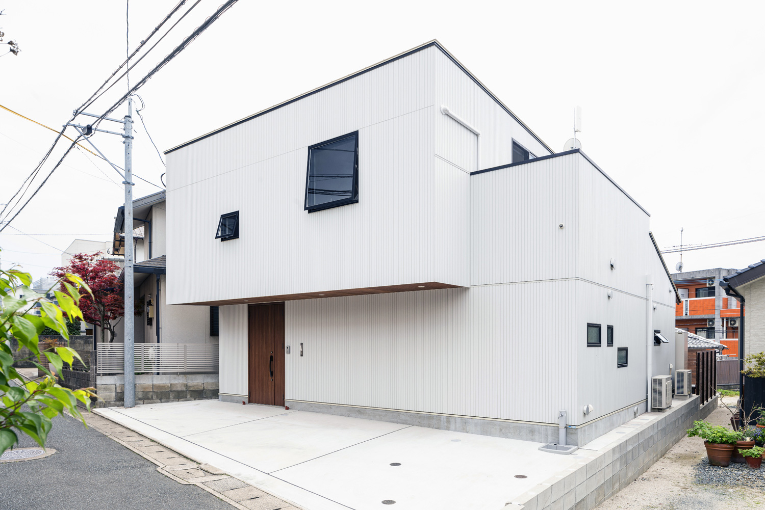 デザイン住宅建築実例_外観・注文住宅『CASE583 デルタ』の建築実例・施⼯例の写真・建物外観全体 注文住宅・デザイン住宅建築実例_『CASE583 デルタ』_外観