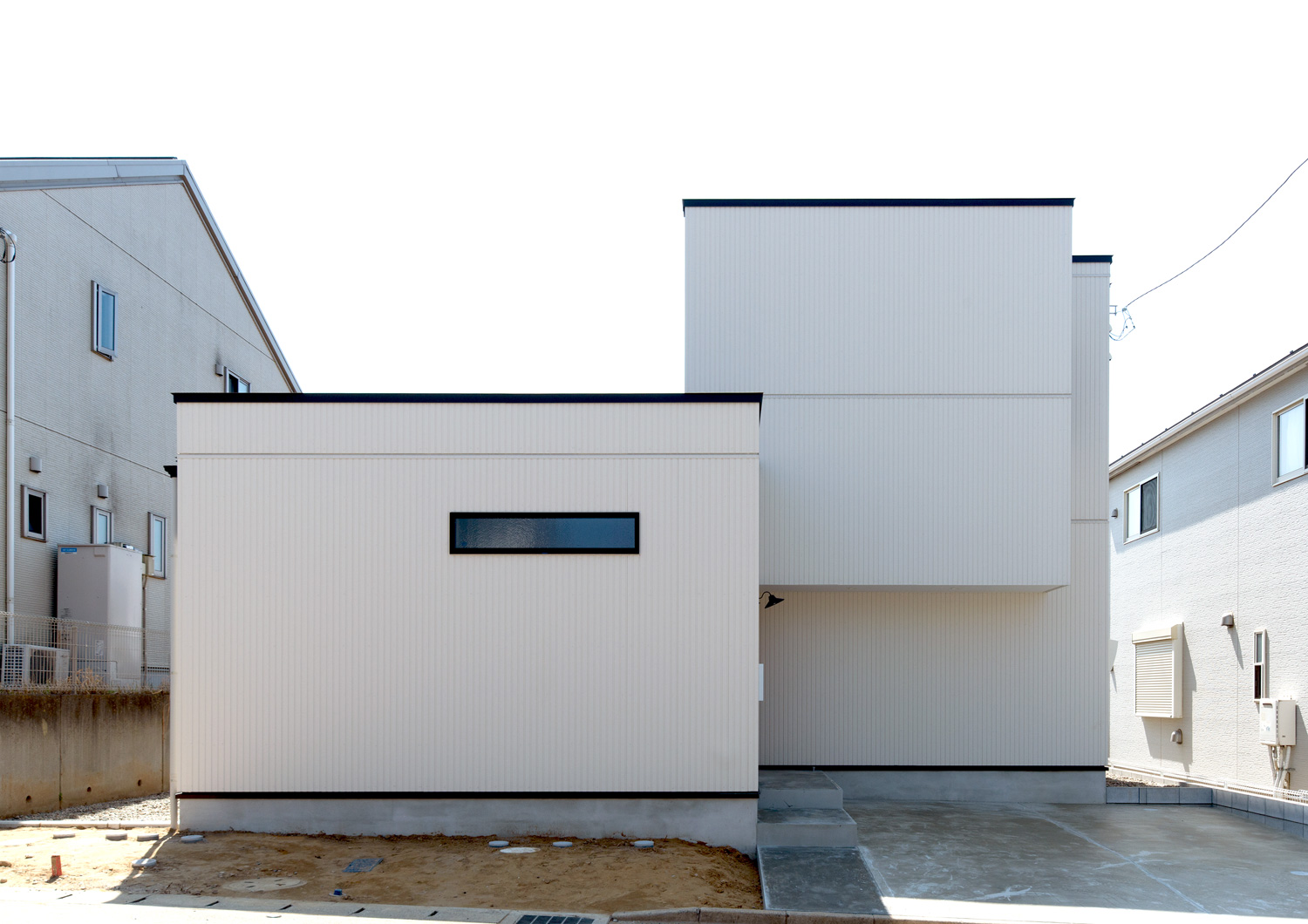 デザイン住宅建築実例_外観・注文住宅『CASE609 パーゴラの家』の建築実例・施⼯例の写真・建物外観全体 注文住宅・デザイン住宅建築実例_『CASE609 パーゴラの家』_外観