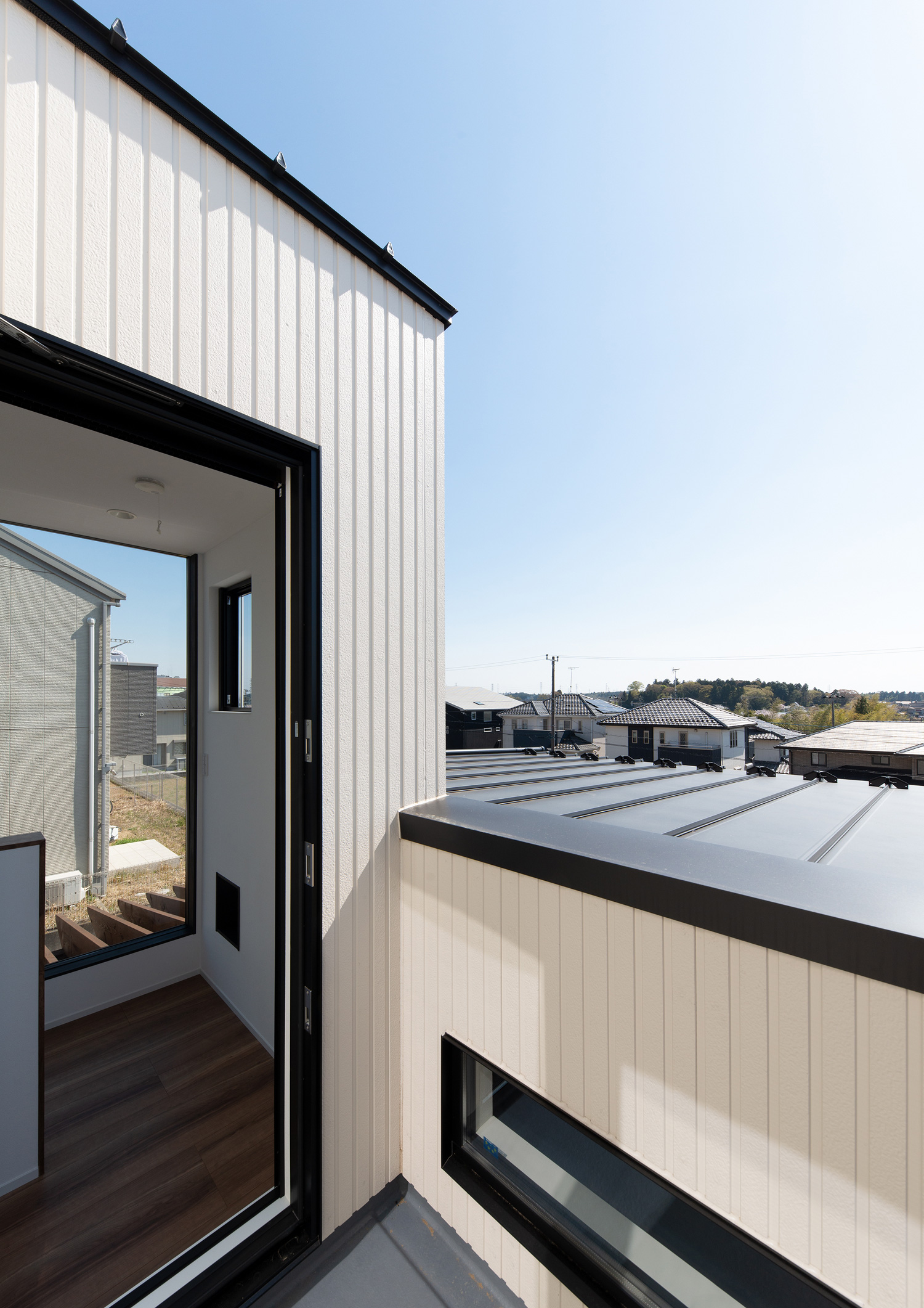 周囲を見渡すことが出来るルーフバルコニー・デザイン住宅 注文住宅・デザイン住宅建築実例_『CASE609 パーゴラの家』_テラス・バルコニー