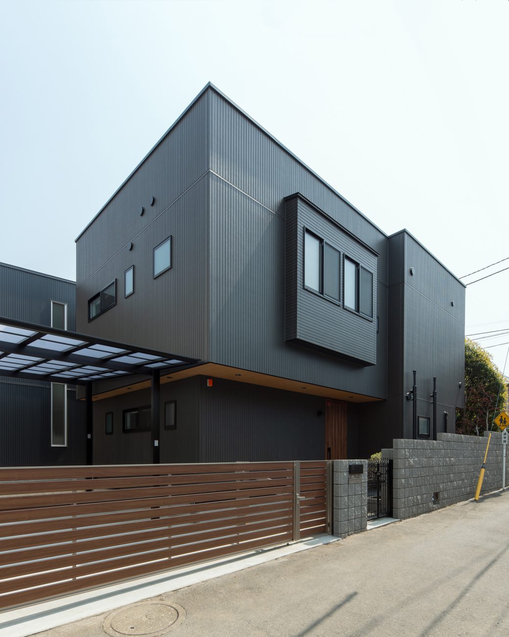 デザイン住宅建築実例_外観・注文住宅『CASE620 継承する家』の建築実例・施⼯例の写真・建物外観全体 注文住宅・デザイン住宅建築実例_『CASE620 継承する家』_外観