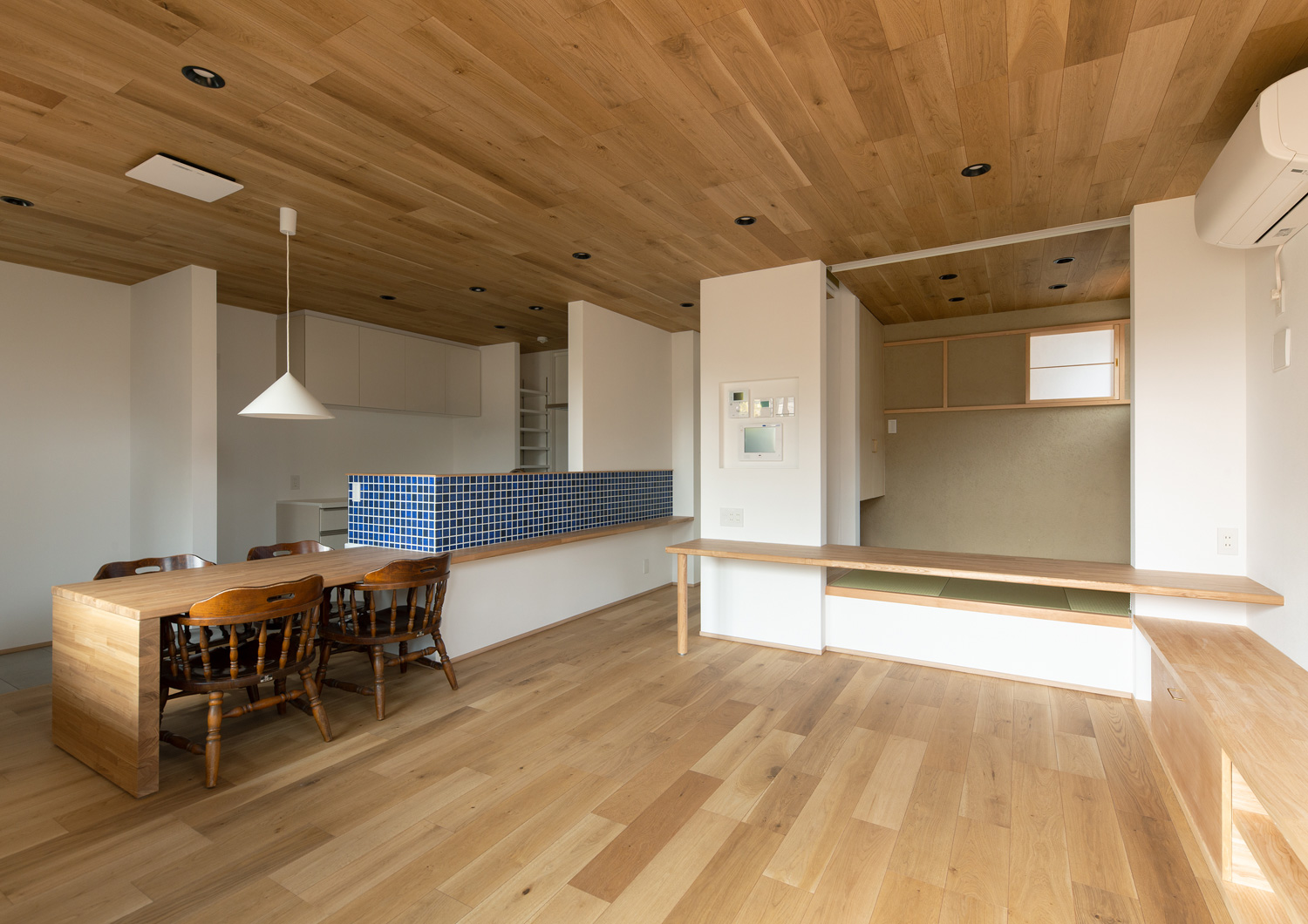 木の質感を活かしたあたたかみのあるLDK