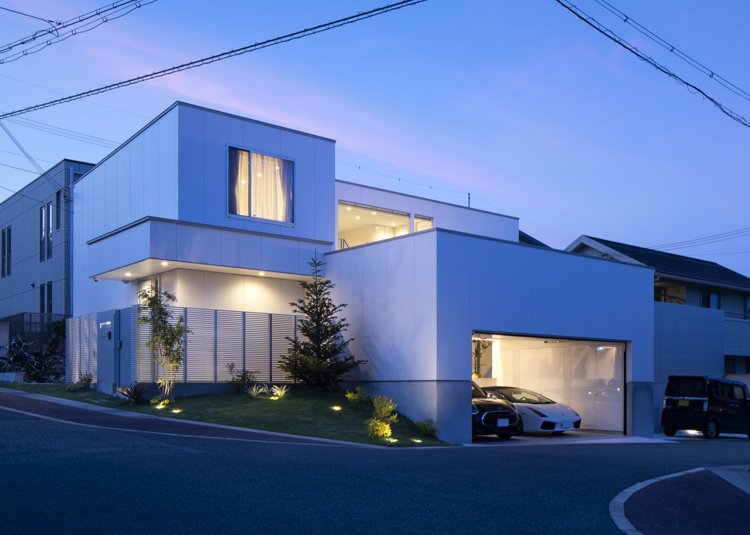 CASE627 HOUSE . GARAGE HOUSE