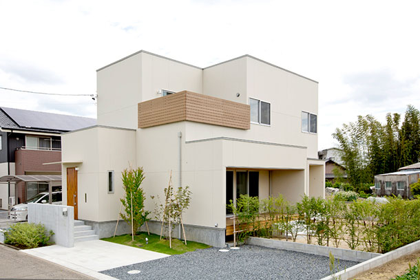 デザイン住宅建築実例_外観・注文住宅『CASE300  Carino House』の建築実例・施⼯例の写真・建物外観全体