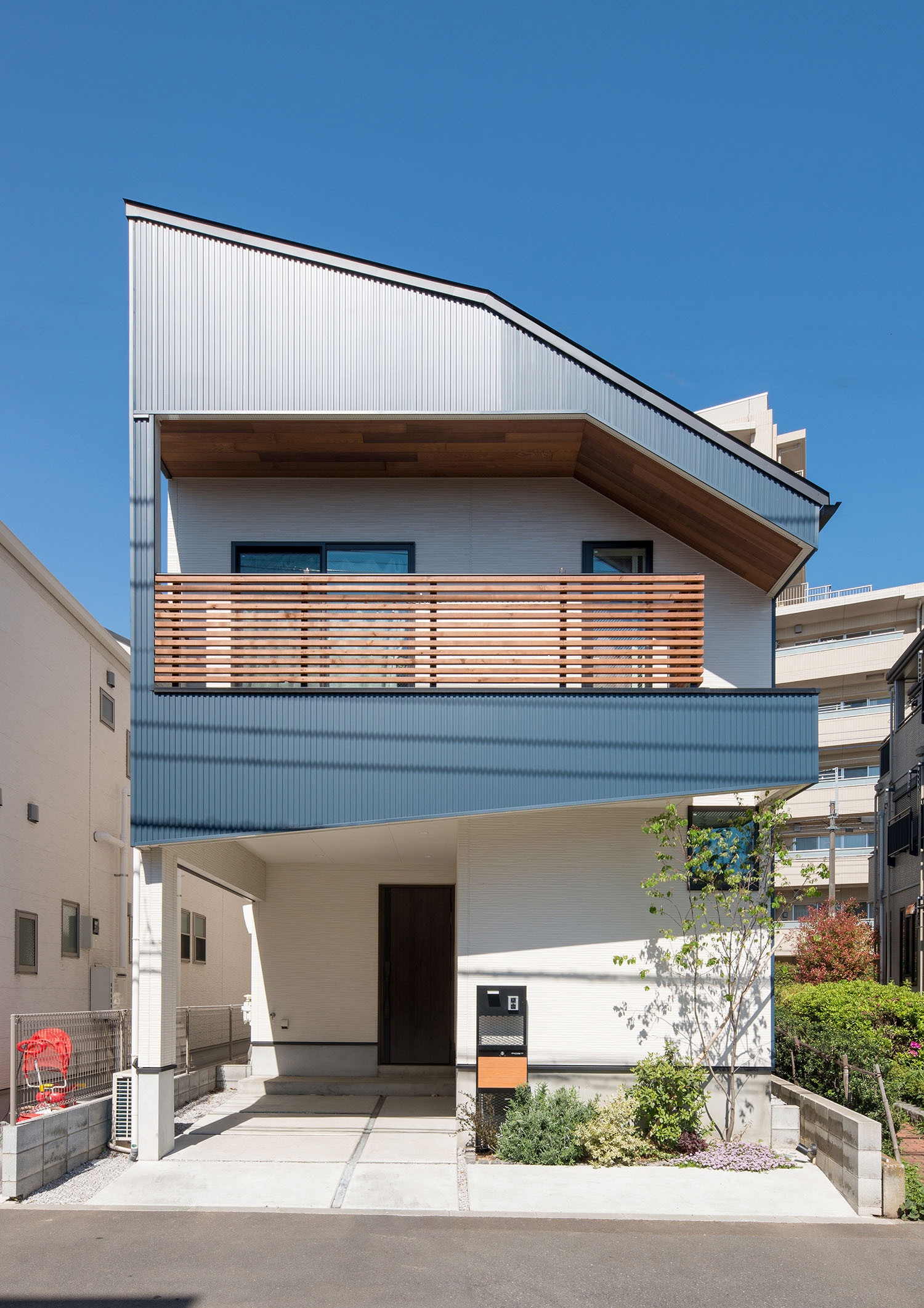 デザイン住宅建築実例_外観・注文住宅『CASE536 Preppy』の建築実例・施⼯例の写真・建物外観全体 注文住宅・デザイン住宅建築実例_『CASE536 Preppy』_外観