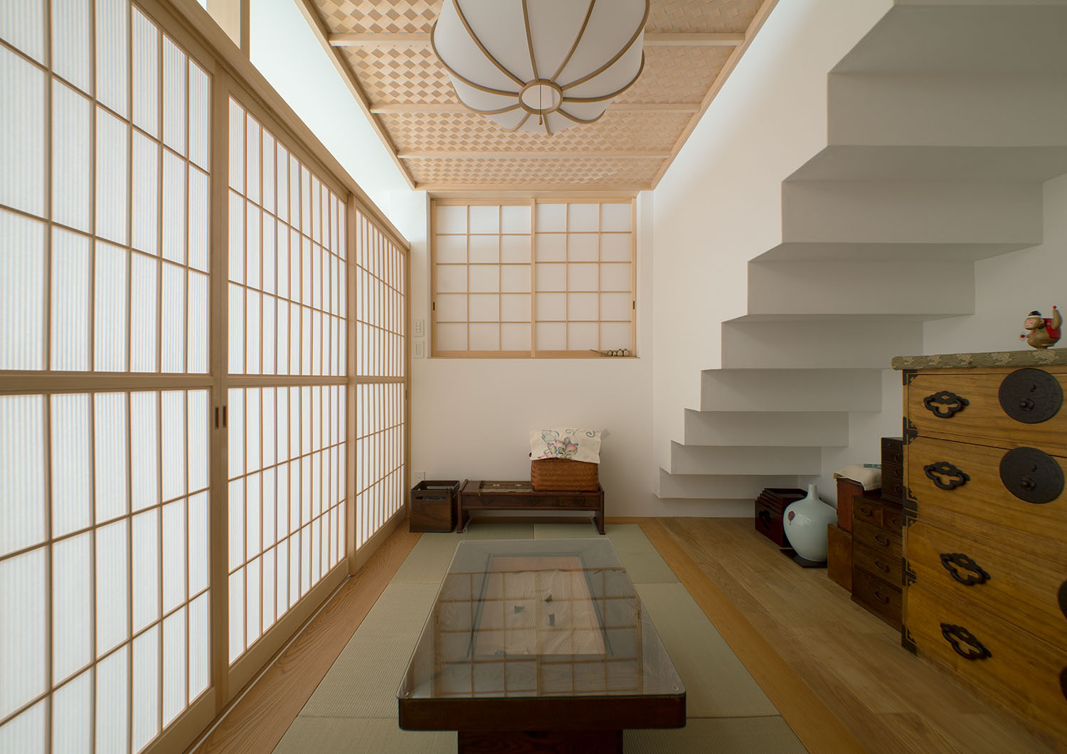 障子で仕切られた畳とフローリングを両方使った和室・デザイン住宅 注文住宅・デザイン住宅建築実例_『CASE487 立方の家』_和室