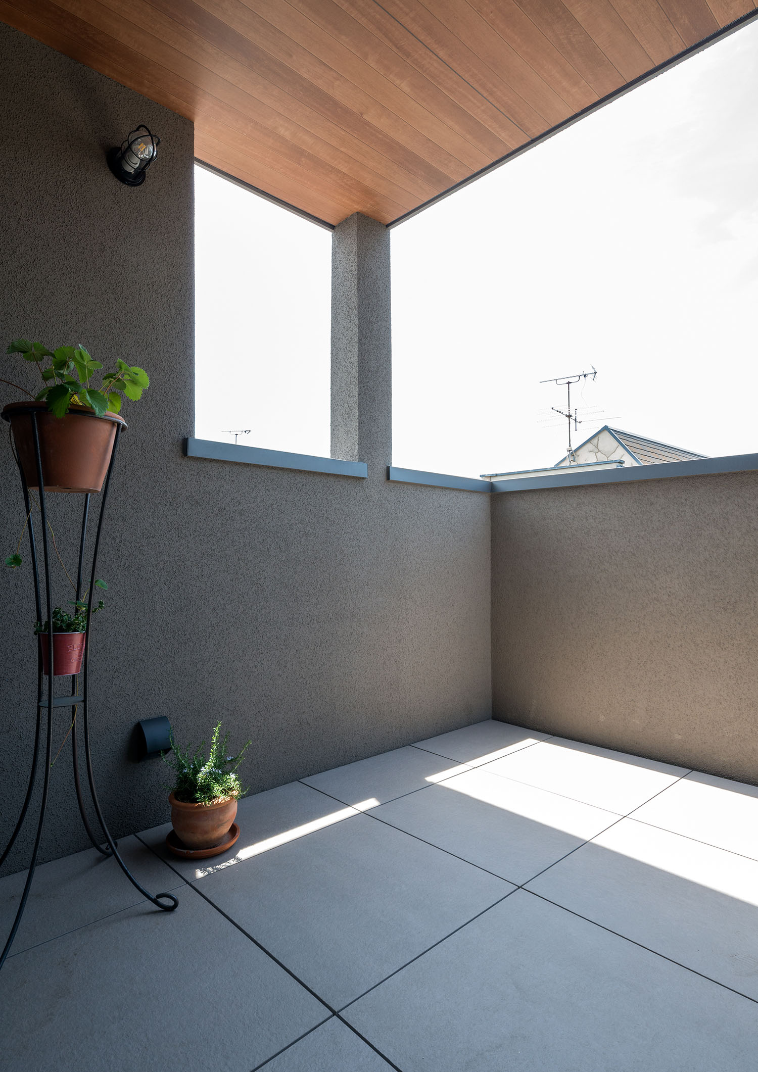 注文住宅・デザイン住宅建築実例_テラス・バルコニー 注文住宅・デザイン住宅建築実例_『CASE542 グレージュのハウス』_テラス・バルコニー