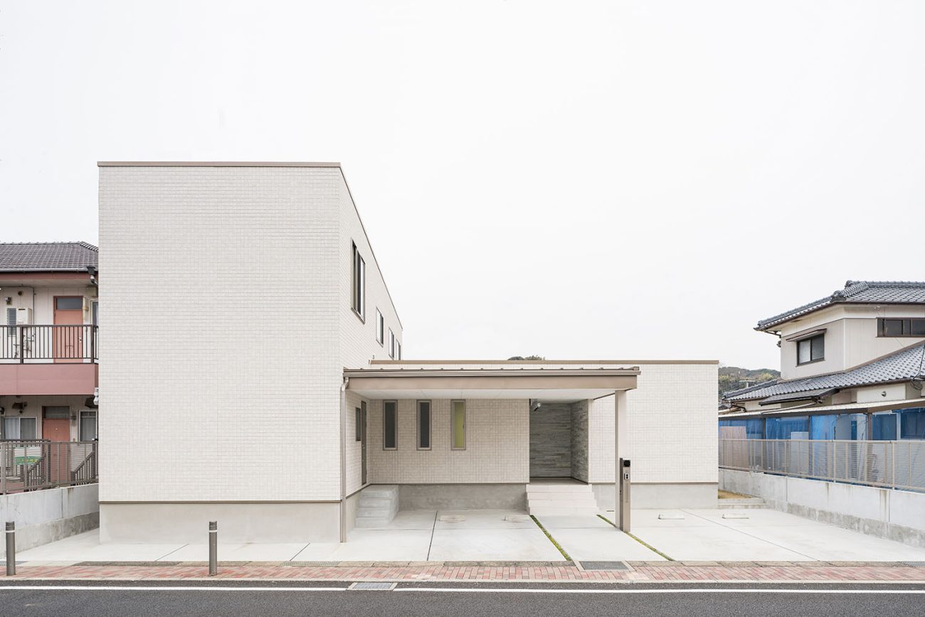 デザイン住宅建築実例_外観・注文住宅『CASE581 Tcourt』の建築実例・施⼯例の写真・建物外観全体 注文住宅・デザイン住宅建築実例_『CASE581 Tcourt』_外観