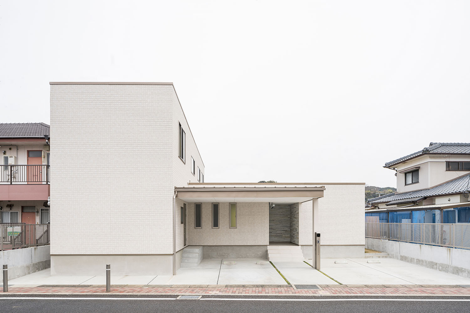 デザイン住宅建築実例_外観・注文住宅『CASE581 Tcourt』の建築実例・施⼯例の写真・建物外観全体 注文住宅・デザイン住宅建築実例_『CASE581 Tcourt』_外観