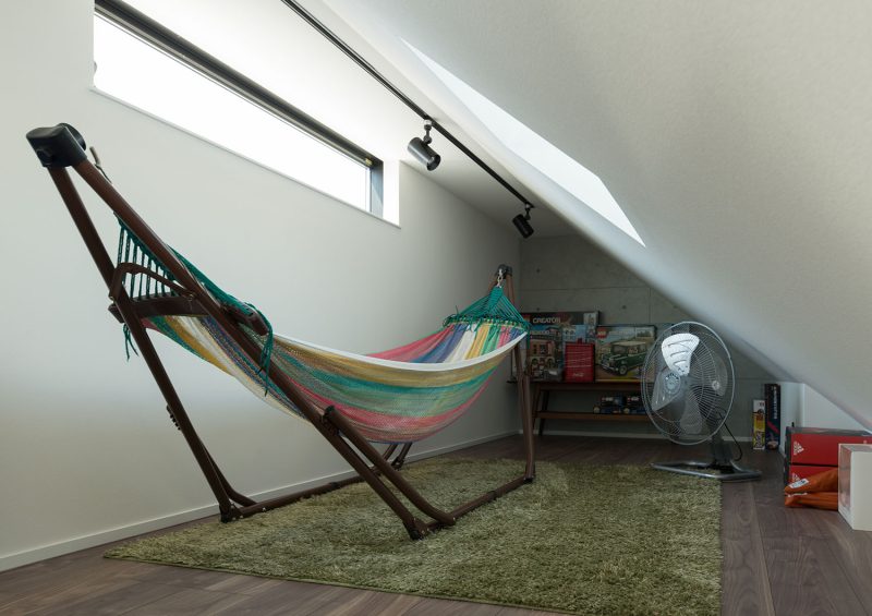 ハンモックでくつろげる、秘密基地のようなロフト