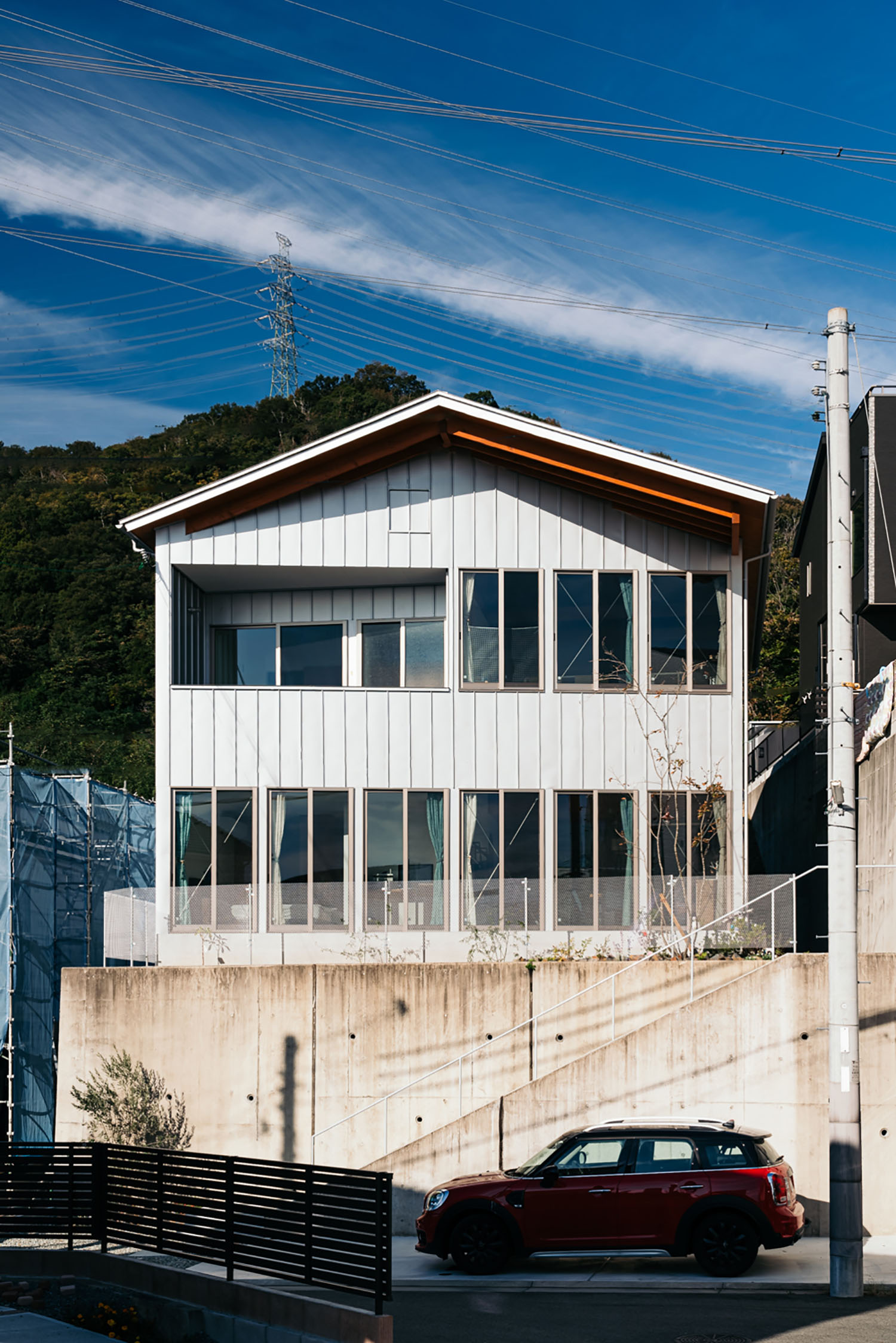 注文住宅『CASE692 桜ヶ丘の住宅』の建築実例・施⼯例の写真・建物外観全体 注文住宅・デザイン住宅建築実例_『CASE692 桜ヶ丘の住宅』_外観
