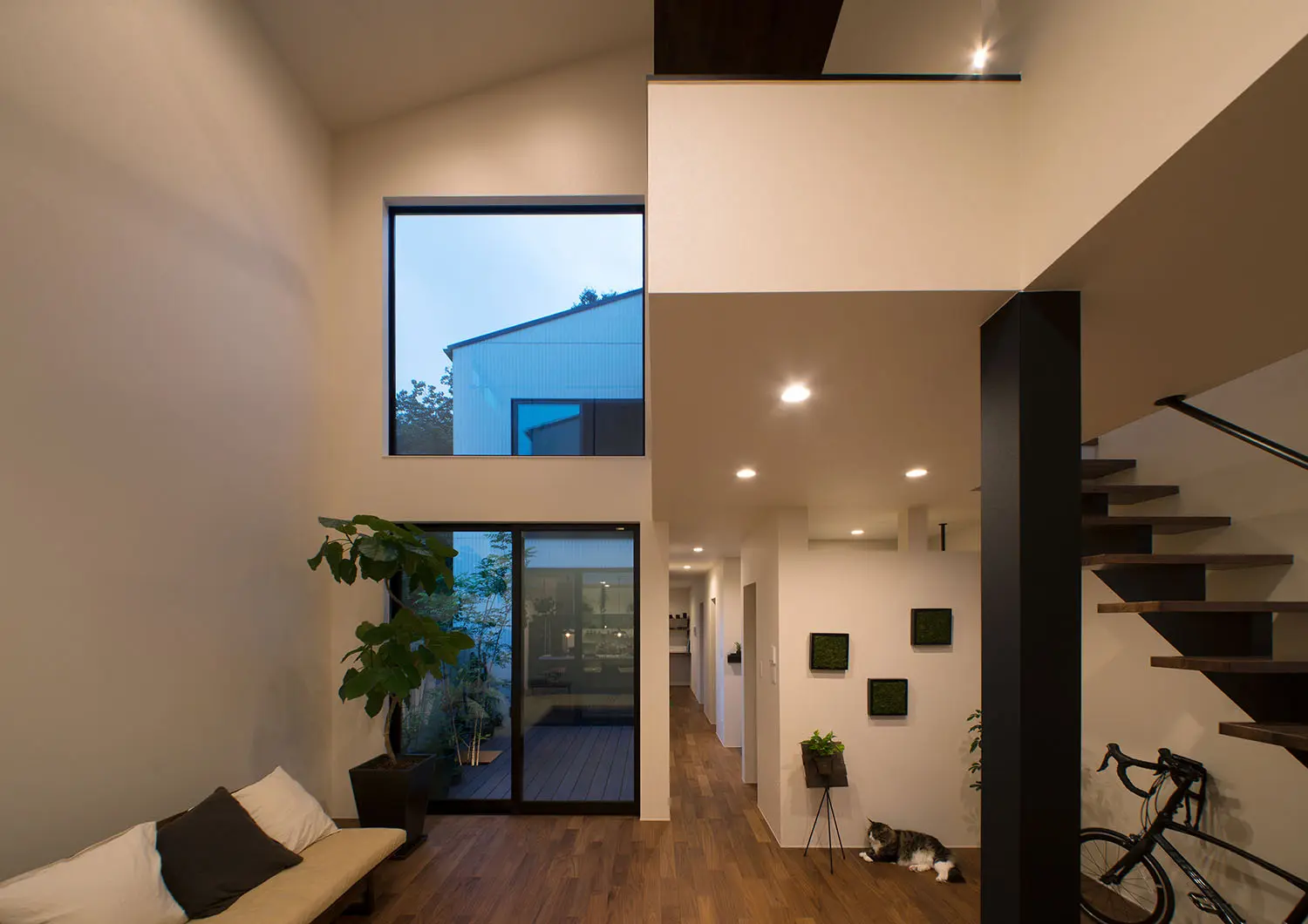 中庭に面したメインリビング