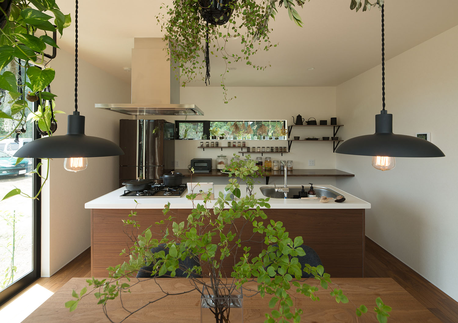 注文住宅・デザイン住宅建築実例_『CASE696 tongari house』_LDK