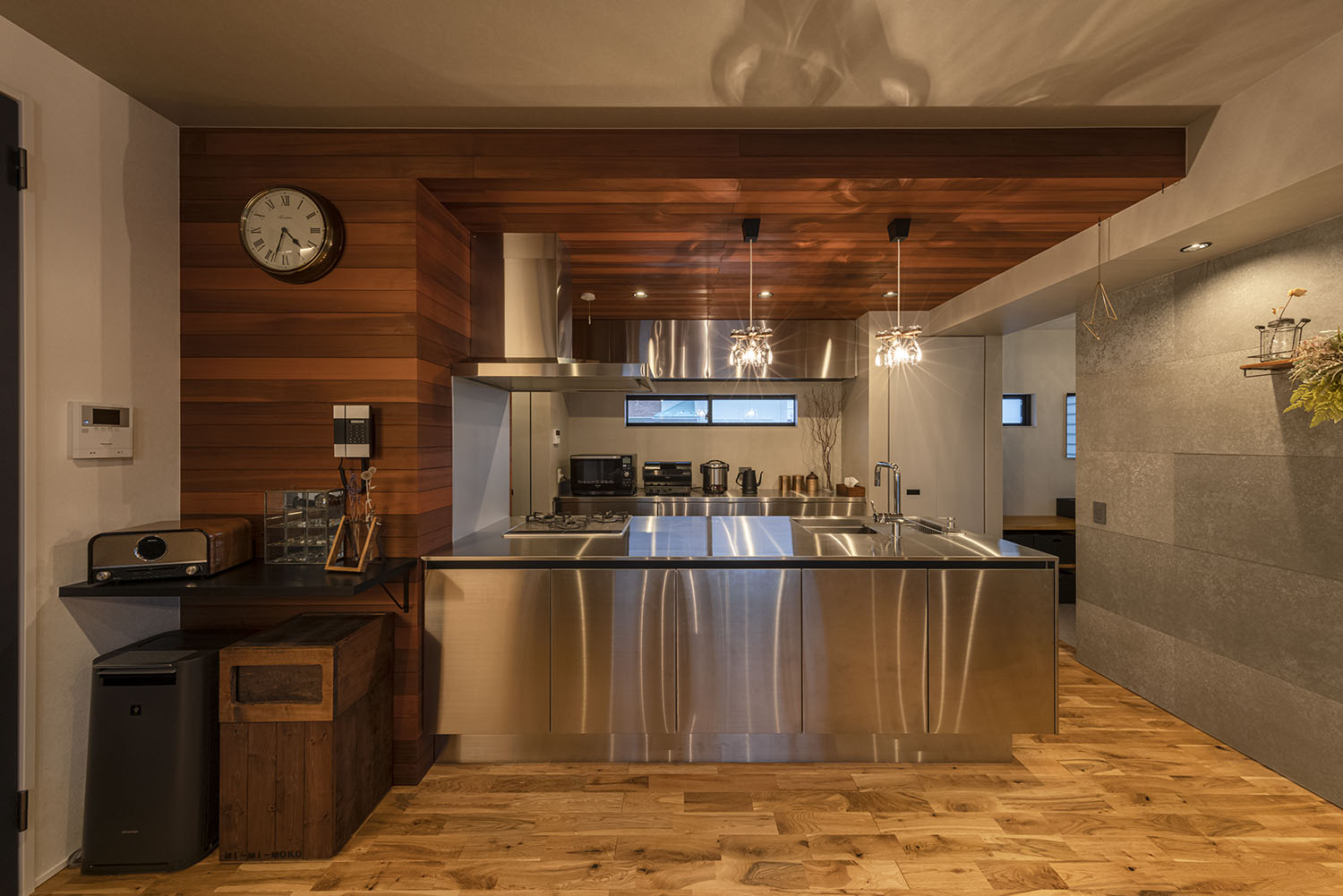 注文住宅・平屋・キッチン・ステンレスキッチン・下がり天井・木の下がり天井 注文住宅・デザイン住宅建築実例_『CASE711 「遊」・「作」』_キッチン