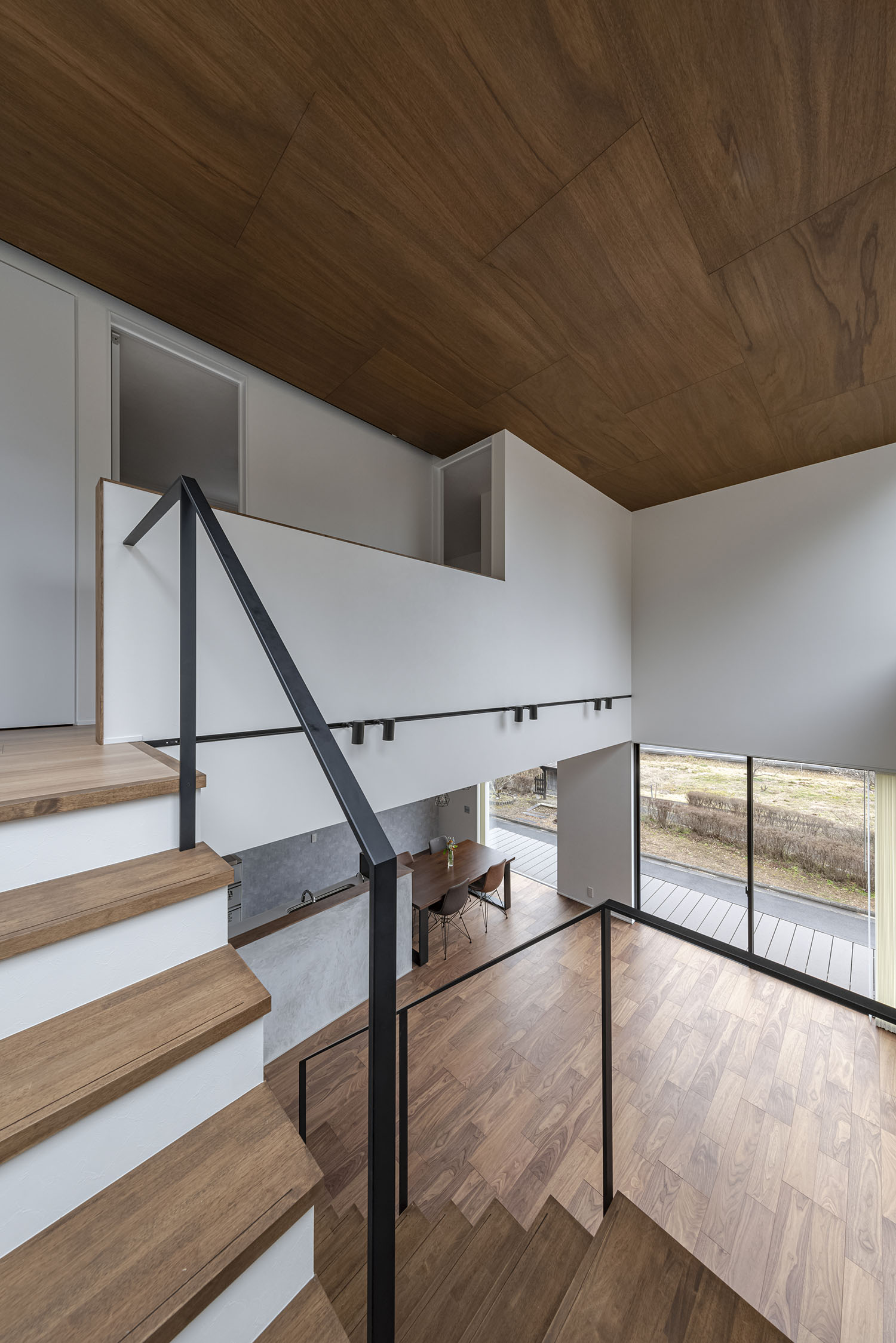 注文住宅・LDK・田舎暮らし・吹き抜け・リビングイン階段・アイアン手摺・開放感のあるリビング 注文住宅・デザイン住宅建築実例_『CASE712 澄』_階段