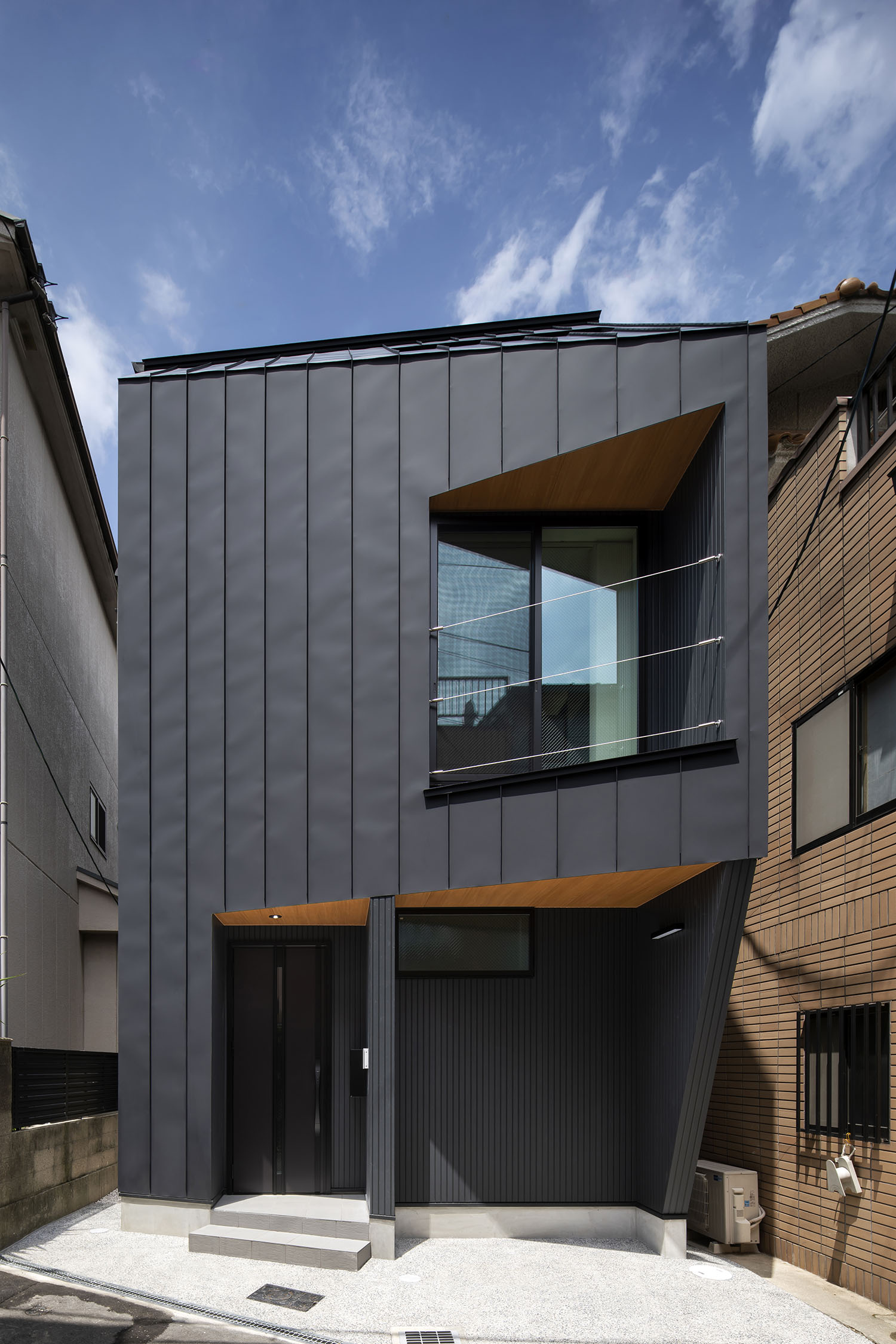 注文住宅『CASE714 Grav』の建築実例・施⼯例の写真・建物外観全体 注文住宅・デザイン住宅建築実例_『CASE714 Grav』_外観