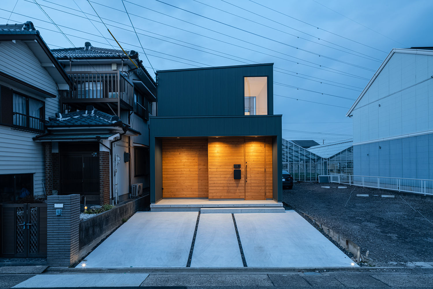 注文住宅・外観・シンプル・スクエア・FIX窓 注文住宅・デザイン住宅建築実例_『CASE717 光土間の家』_外観