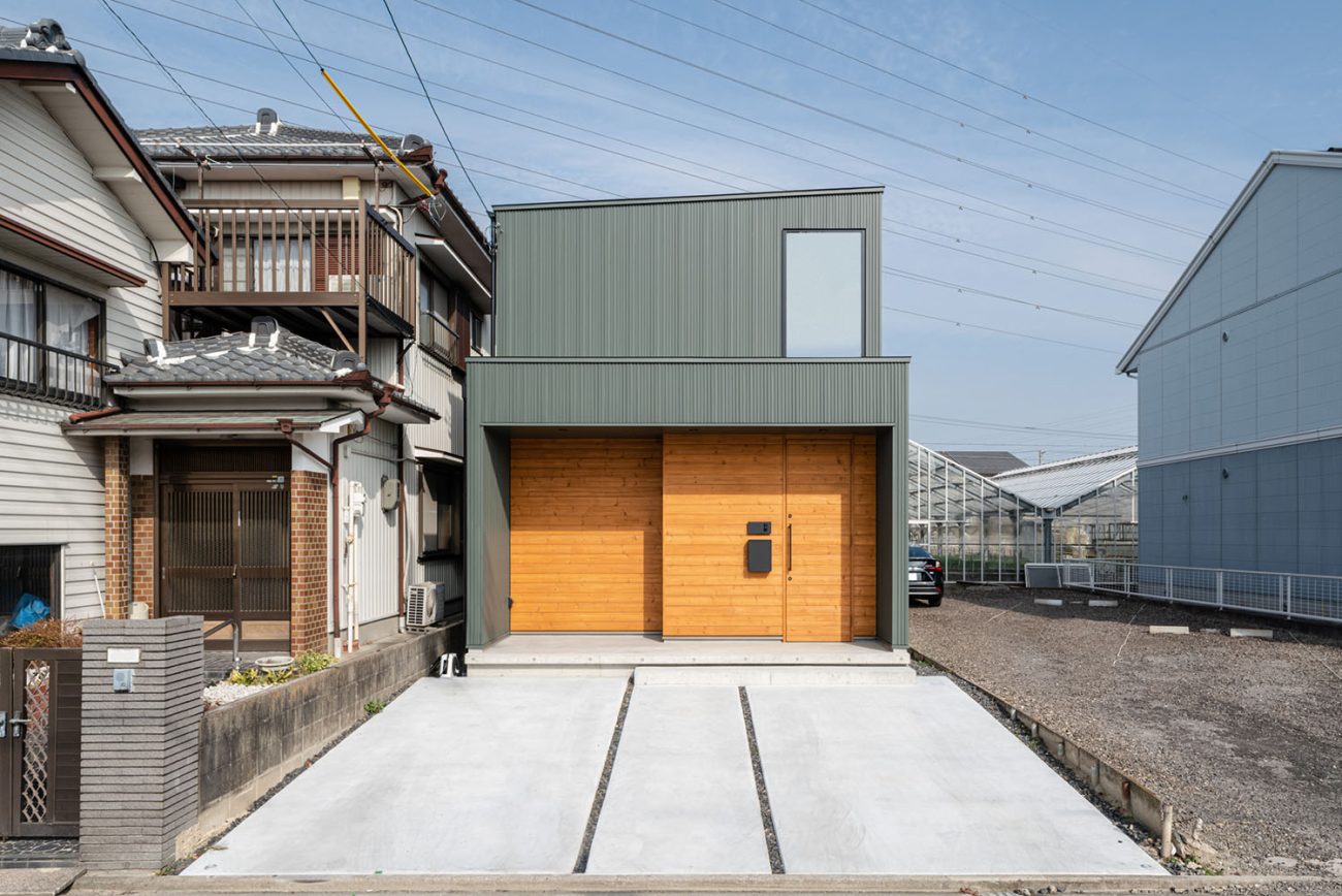 注文住宅『CASE717 光土間の家』の建築実例・施⼯例の写真・建物外観全体 注文住宅・デザイン住宅建築実例_『CASE717 光土間の家』_外観
