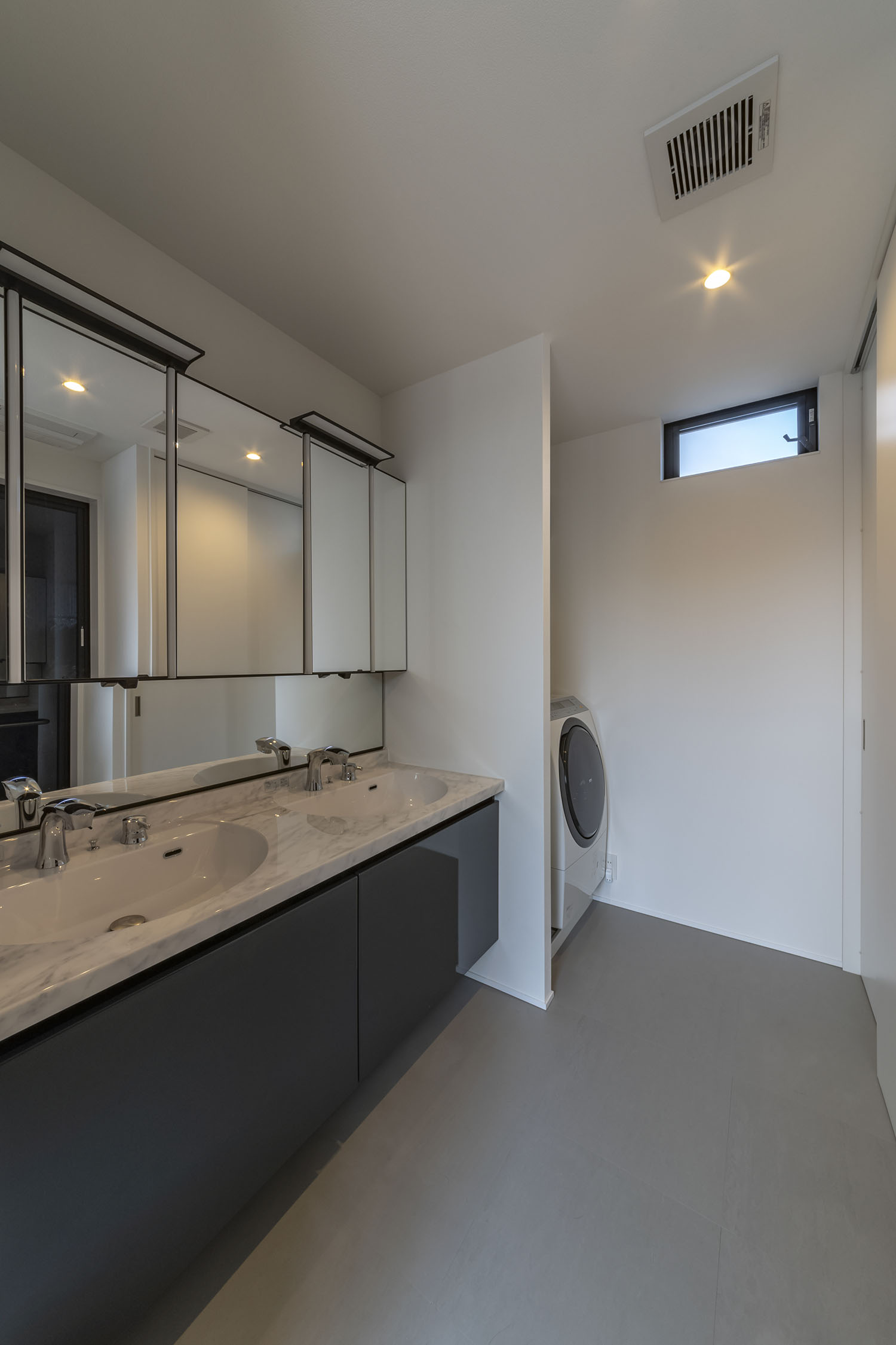 注文住宅・洗面所・2ボウル・ホテルライク・収納・見せない 注文住宅・デザイン住宅建築実例_『CASE718 Enclose』_浴室・洗面所