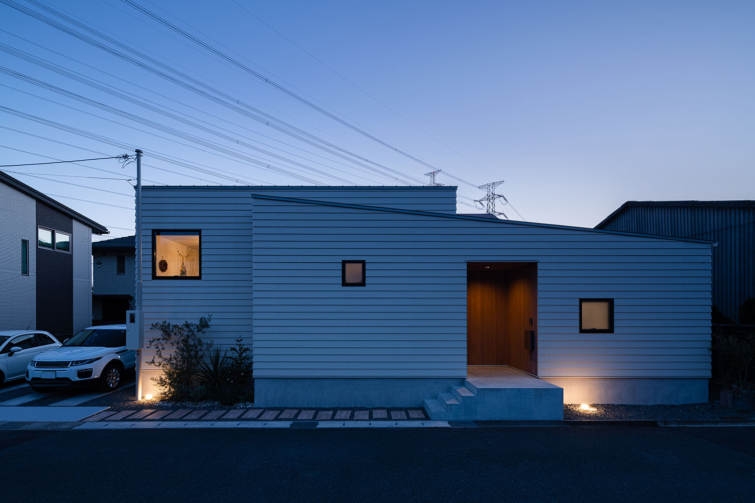 注文住宅・外観・平屋・シンプル・屋外照明 注文住宅・デザイン住宅建築実例_『CASE719 Flat foam』_外観