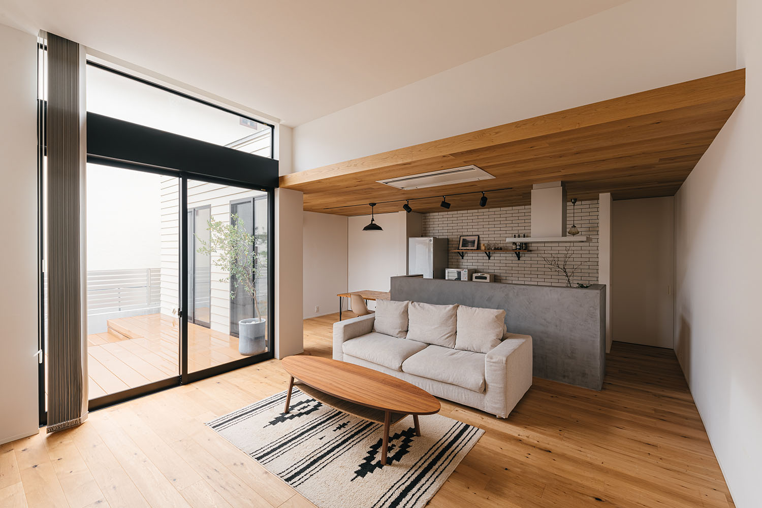 平屋のコートハウス2