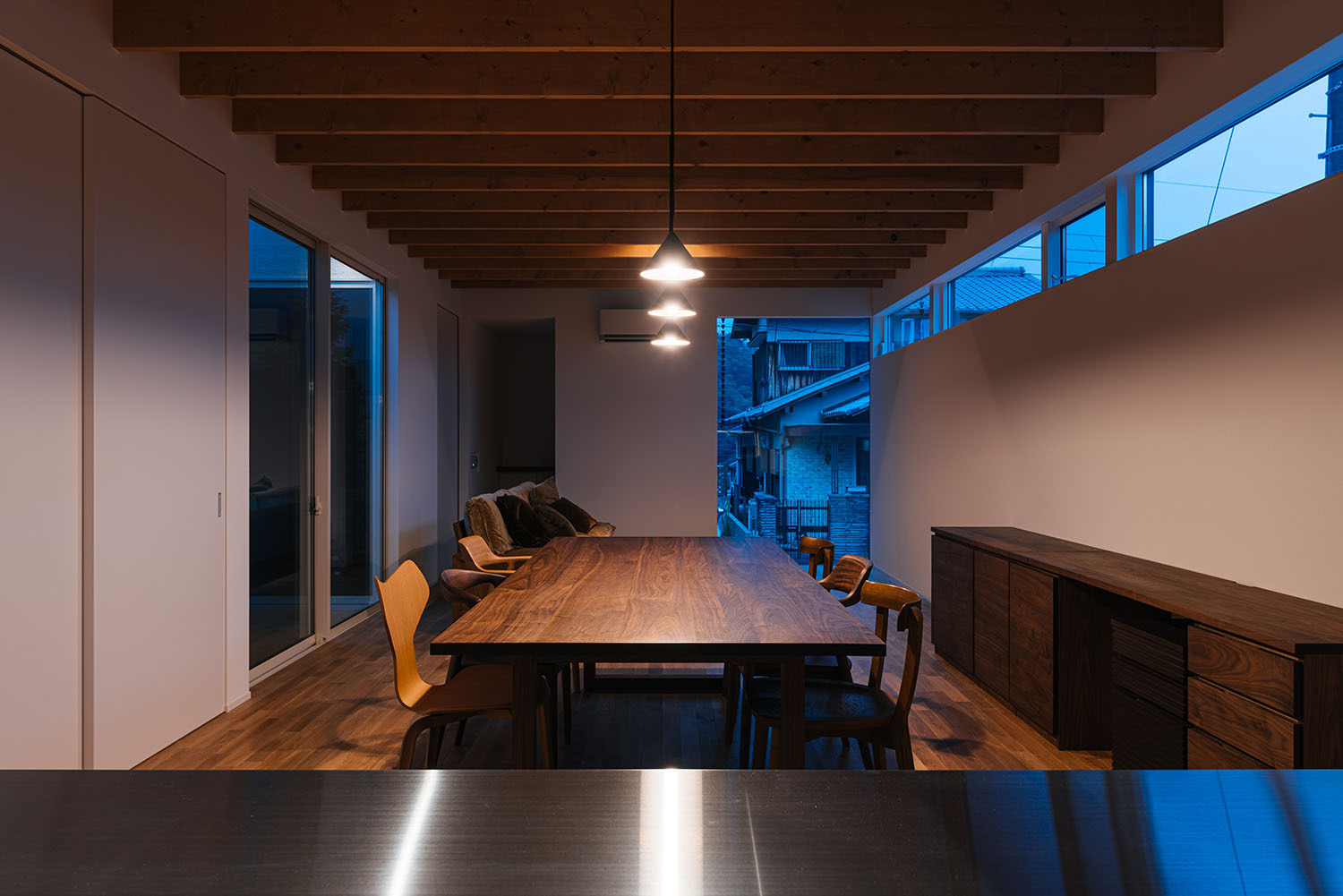 注文住宅・LDK・平屋・中庭とつながる・ナチュラル・木の温もり 注文住宅・デザイン住宅建築実例_『CASE721 落ち着きのある家』_LDK